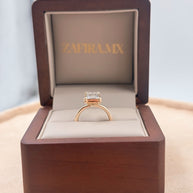 Anillo de Compromiso Astrid 2.5ct Corte ESMERALDA solitario- Anillo de Compromiso en Oro (10k, 14k, 18k) o Plata 0.925 y Diamante Lab-Grown o Moissanita