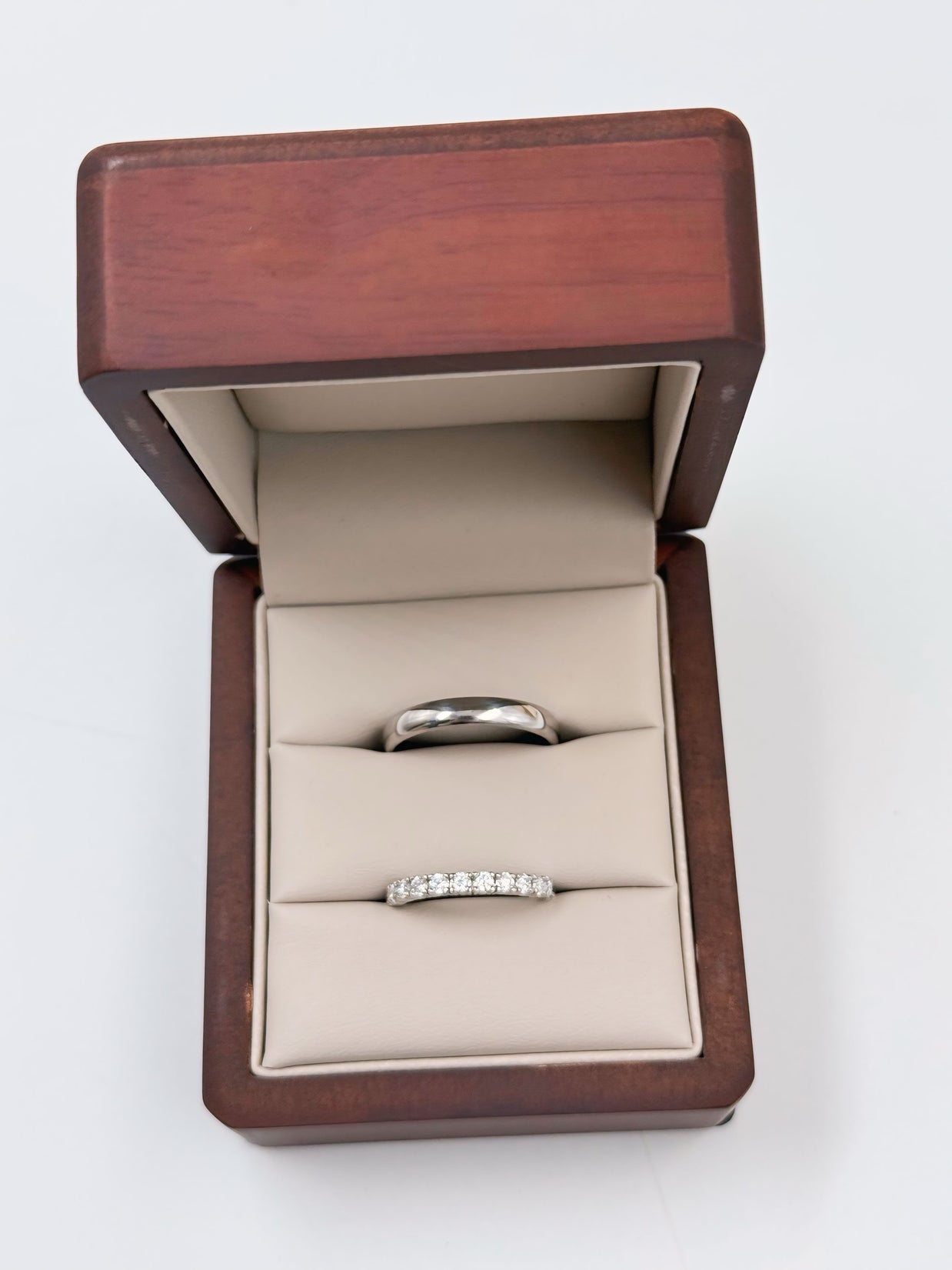 Argollas Maite con incrustaciones Moissanita