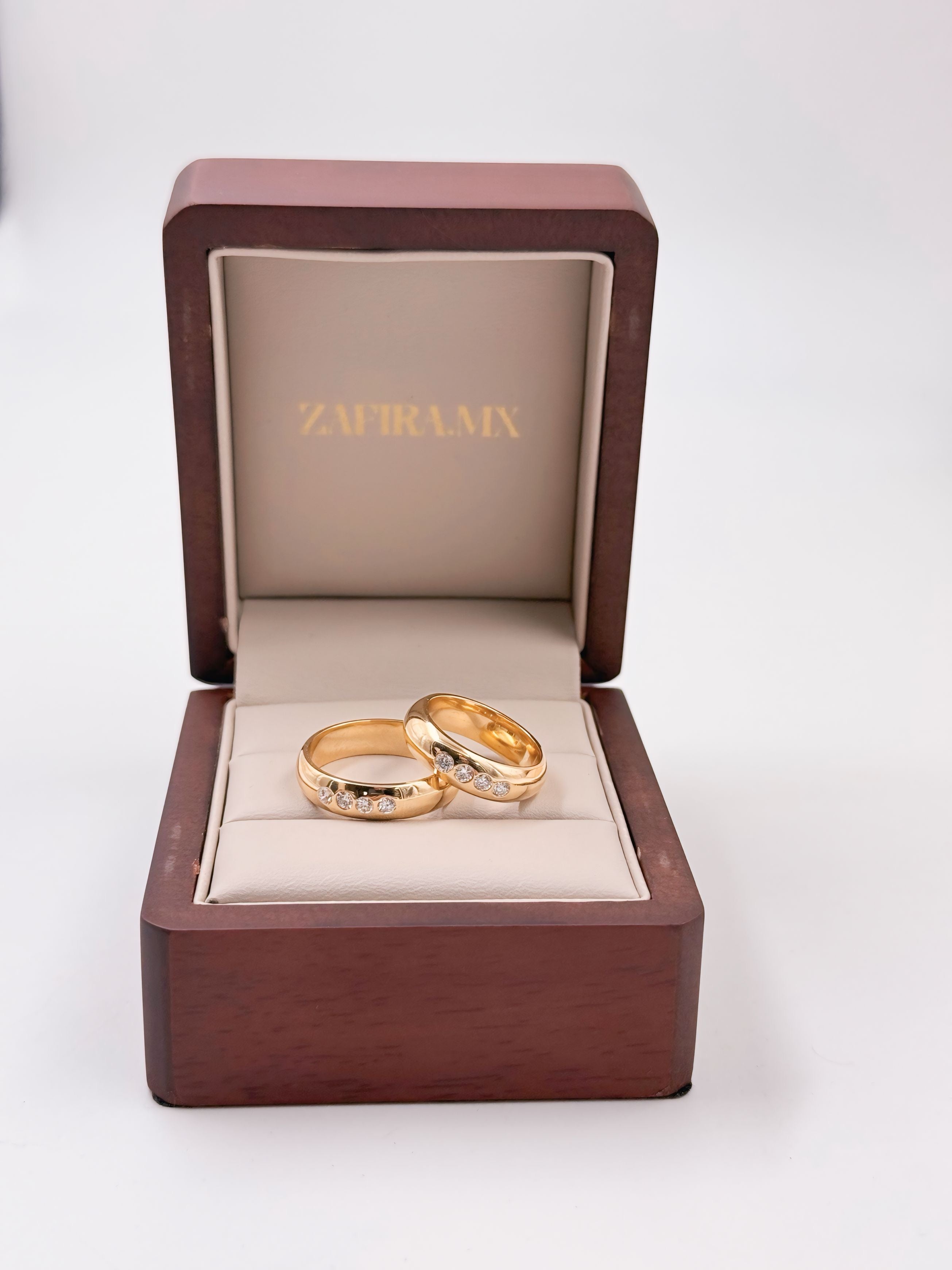 Argolla Echo con incrustaciones Diamante