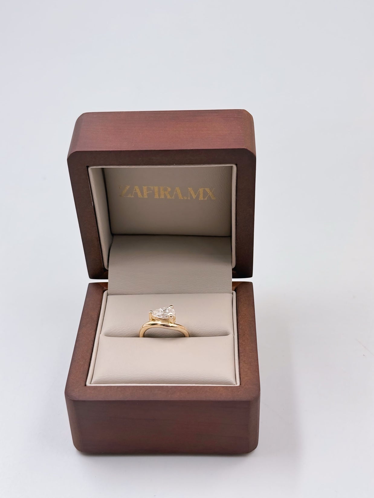 Pinky ring con Moissanita Pera 1ct