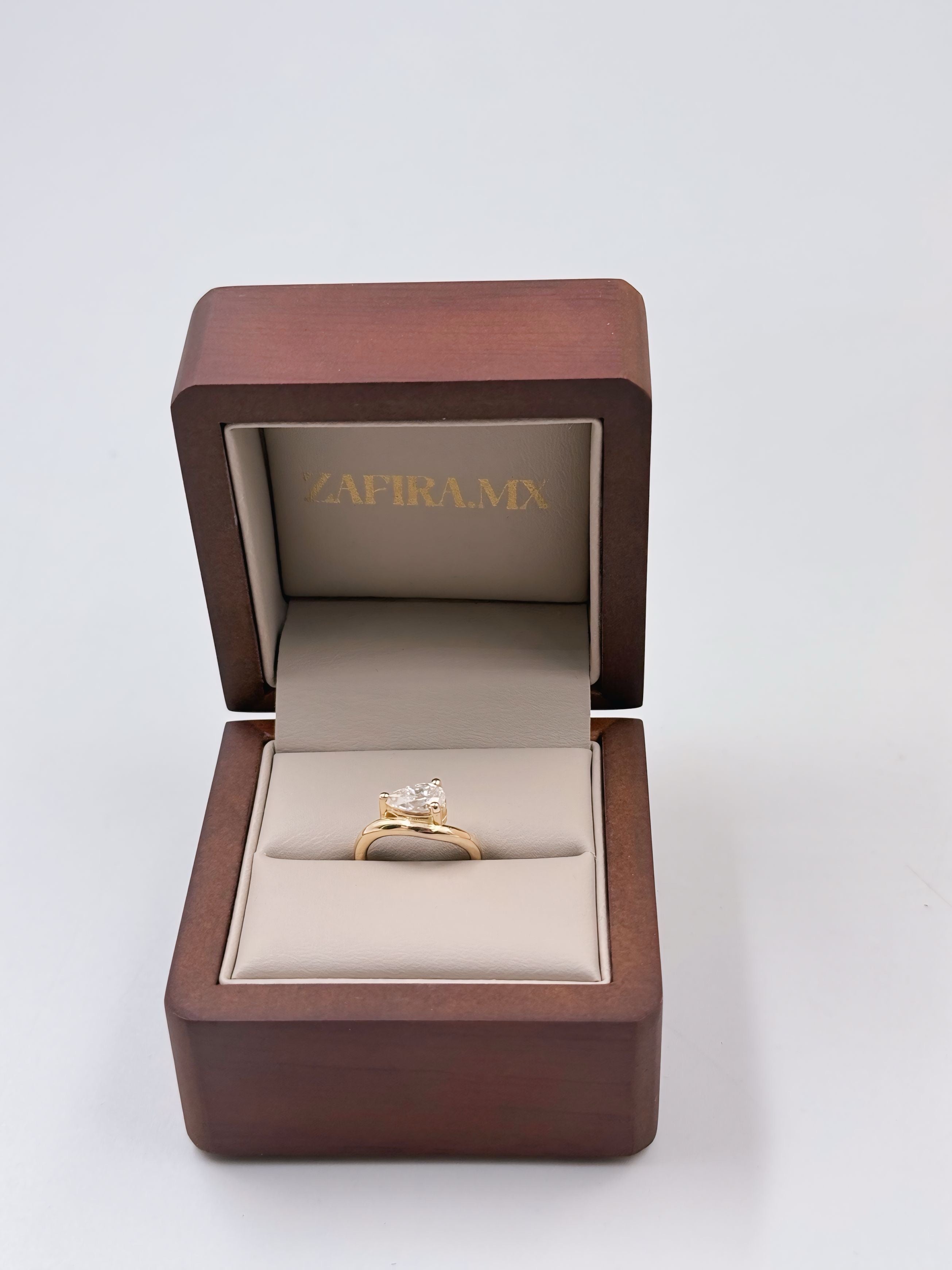 Pinky ring con Moissanita Pera 1ct