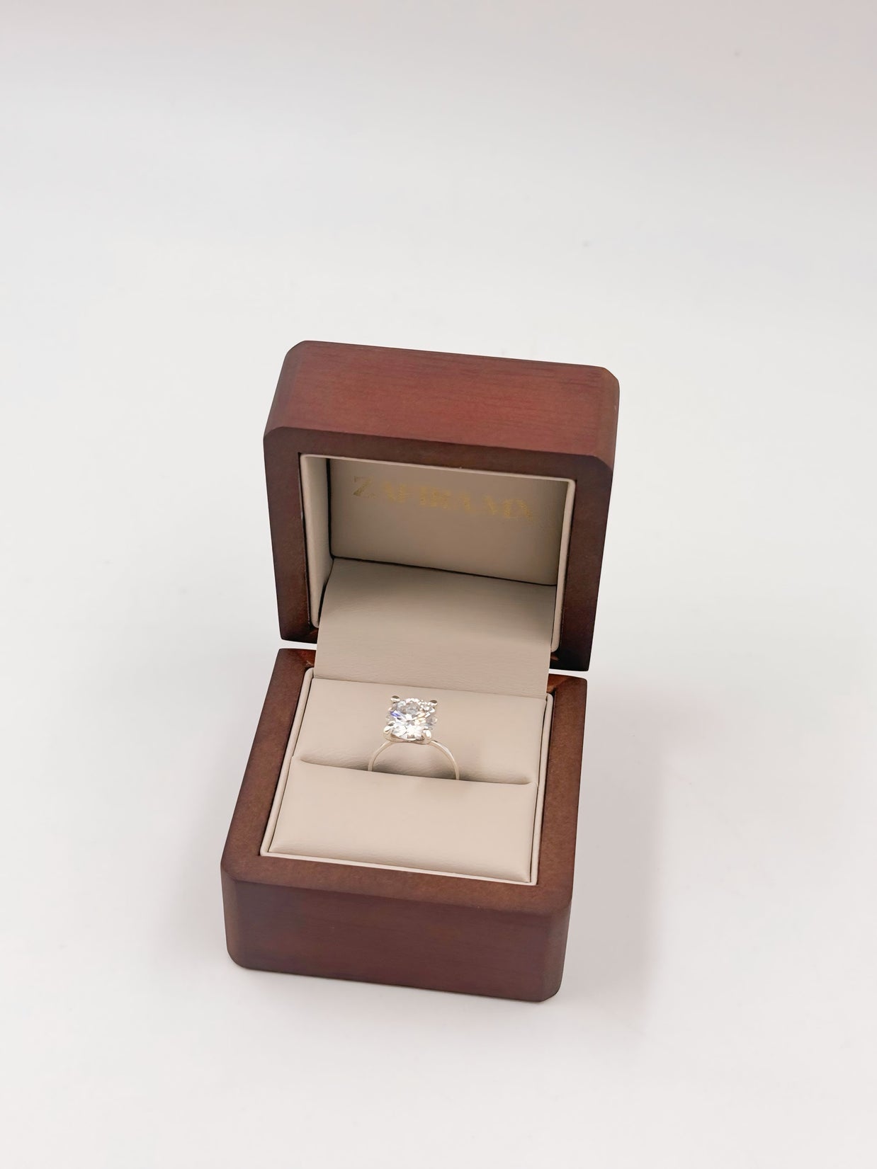 Anillo de Compromiso Brisa 3.0ct Corte REDONDO solitario 4 prongs - Anillo de Compromiso en Oro (10k, 14k, 18k) o Plata 0.925 y Diamante Lab-Grown o Moissanita