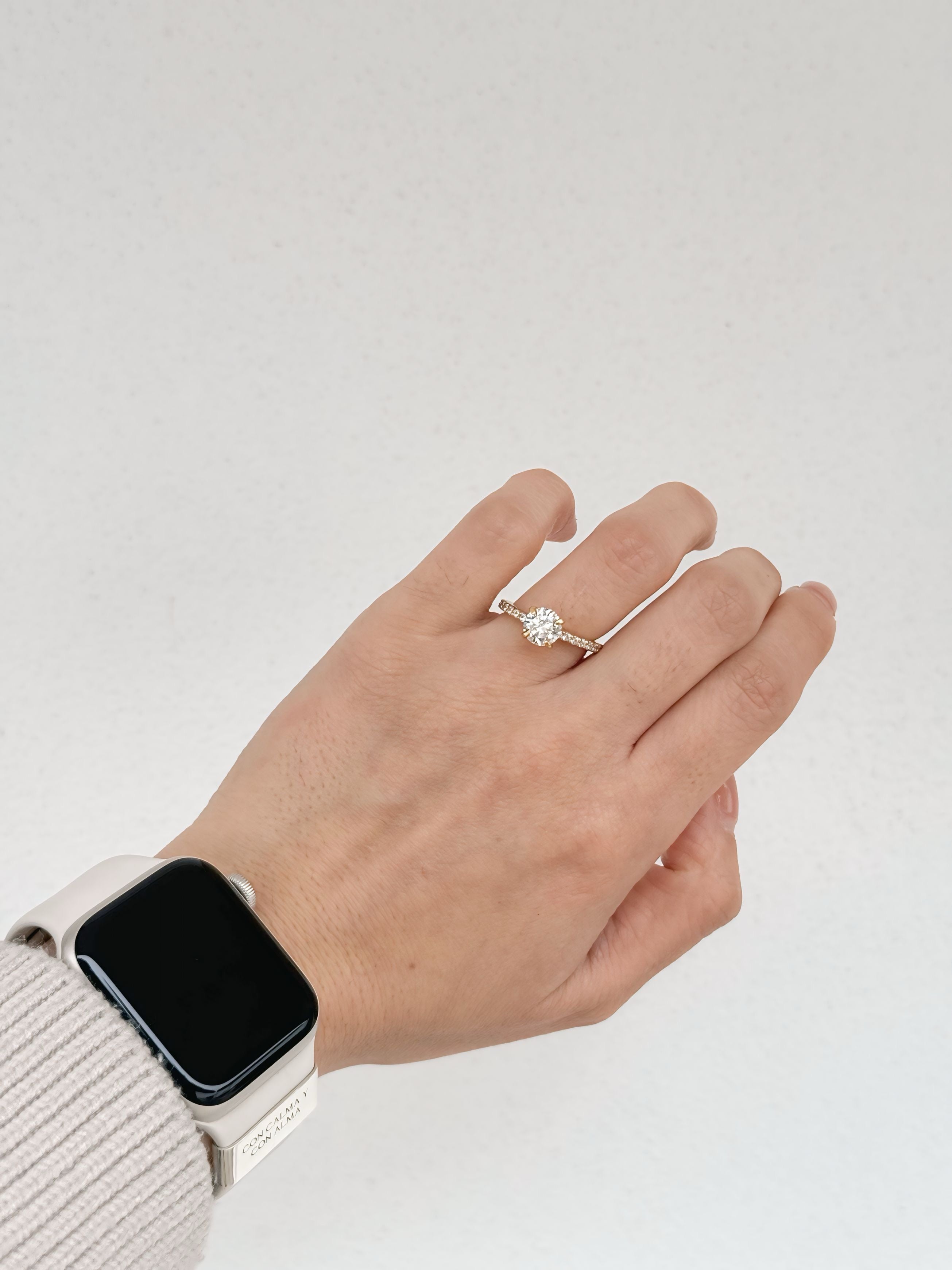 Anillo de Compromiso 1.0ct Corte REDONDO con media churumbela- Anillo de Compromiso en Oro (10k, 14k, 18k) o Plata 0.925 y Diamante Lab-Grown o Moissanita