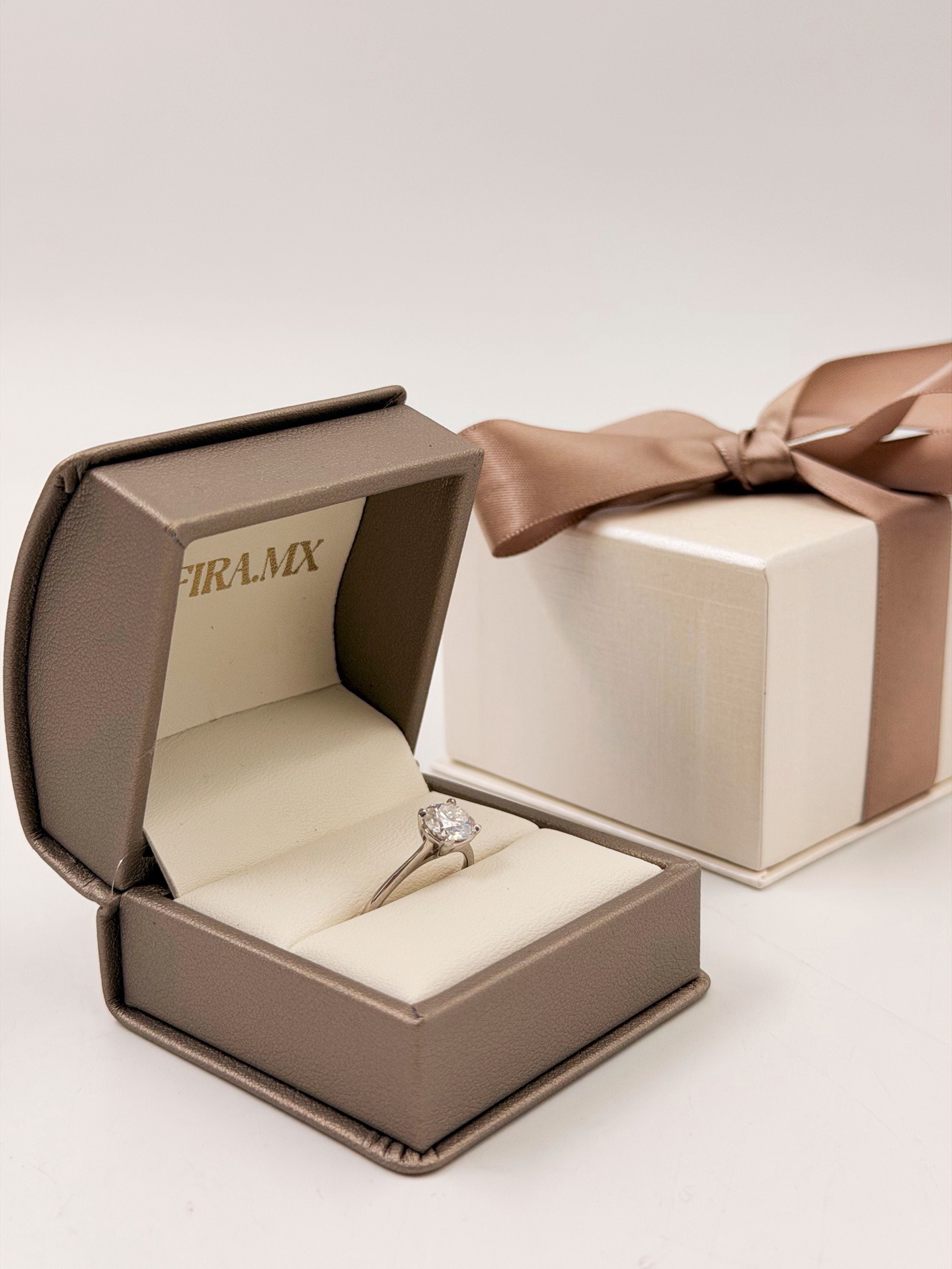 Anillo de Compromiso Luna 1ct Corte REDONDO Solitario- Anillo de Compromiso en Oro (10k, 14k, 18k) o Plata 0.925 y Diamante Lab-Grown o Moissanita