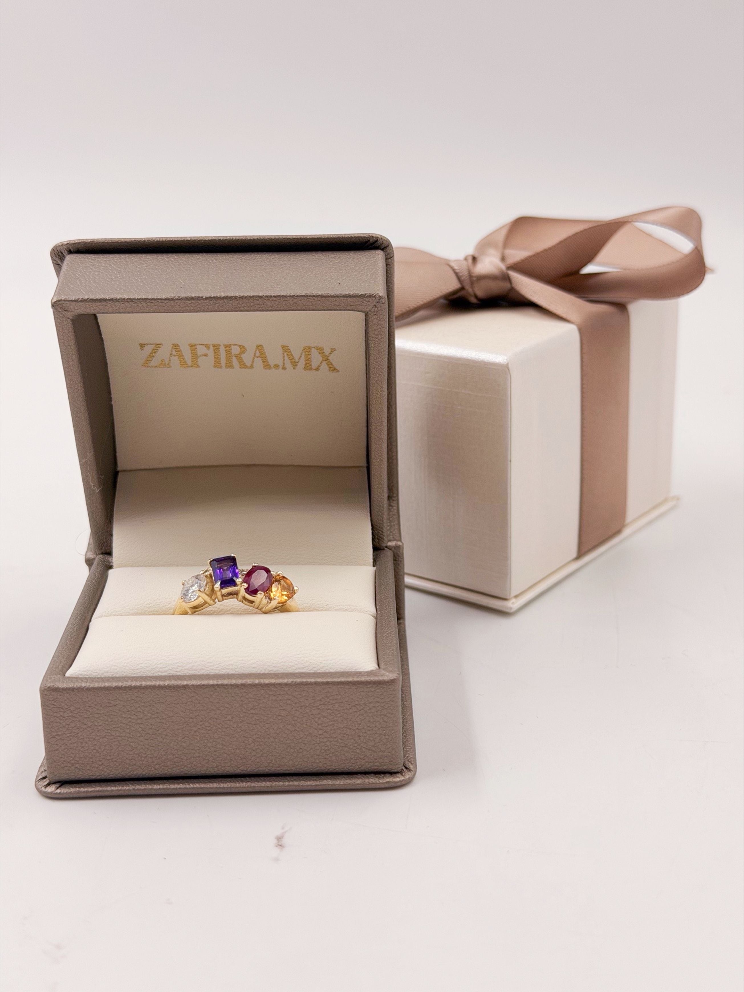 Family Ring 4 piedras Diseño 8 - Anillo Familiar de Oro (10k, 14k, 18k) o Plata 0.925 y Piedras de Nacimiento