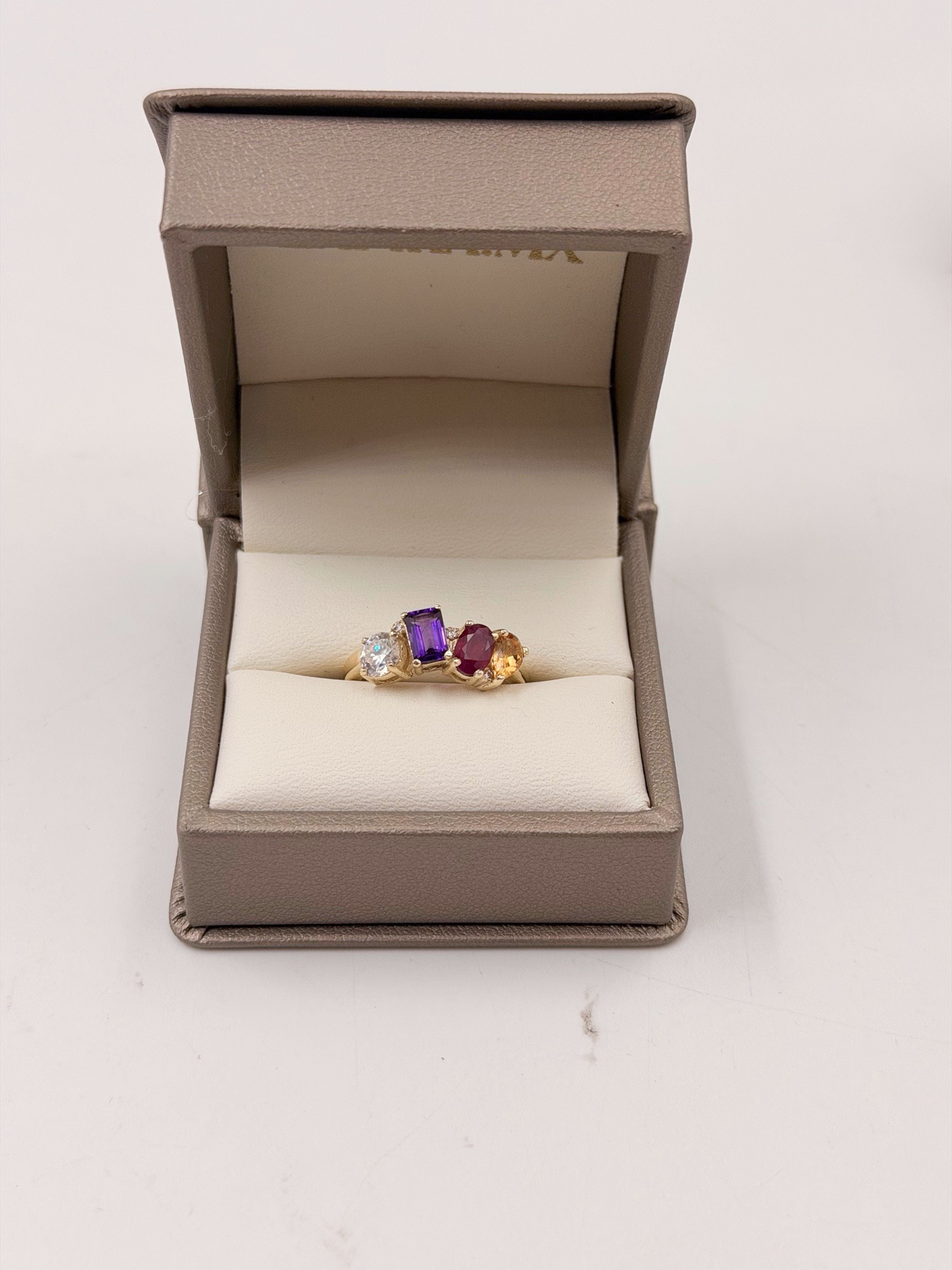 Family Ring 4 piedras Diseño 8 - Anillo Familiar de Oro (10k, 14k, 18k) o Plata 0.925 y Piedras de Nacimiento