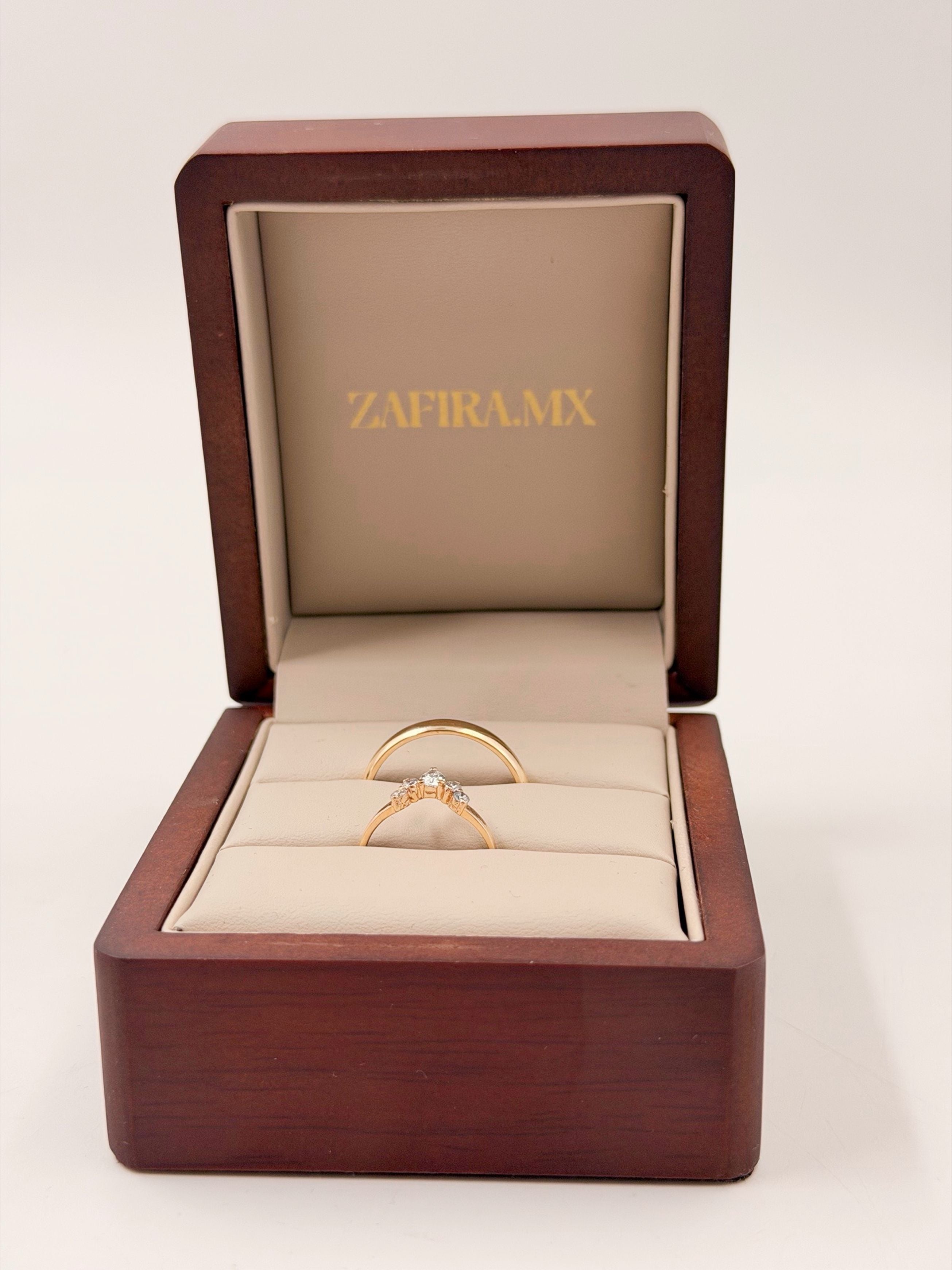 Anillos de boda Corona Princesa Incrustaciones Moissanita - Argolla de Matrimonio en Oro Sólido (10k, 14k, 18k) o Plata