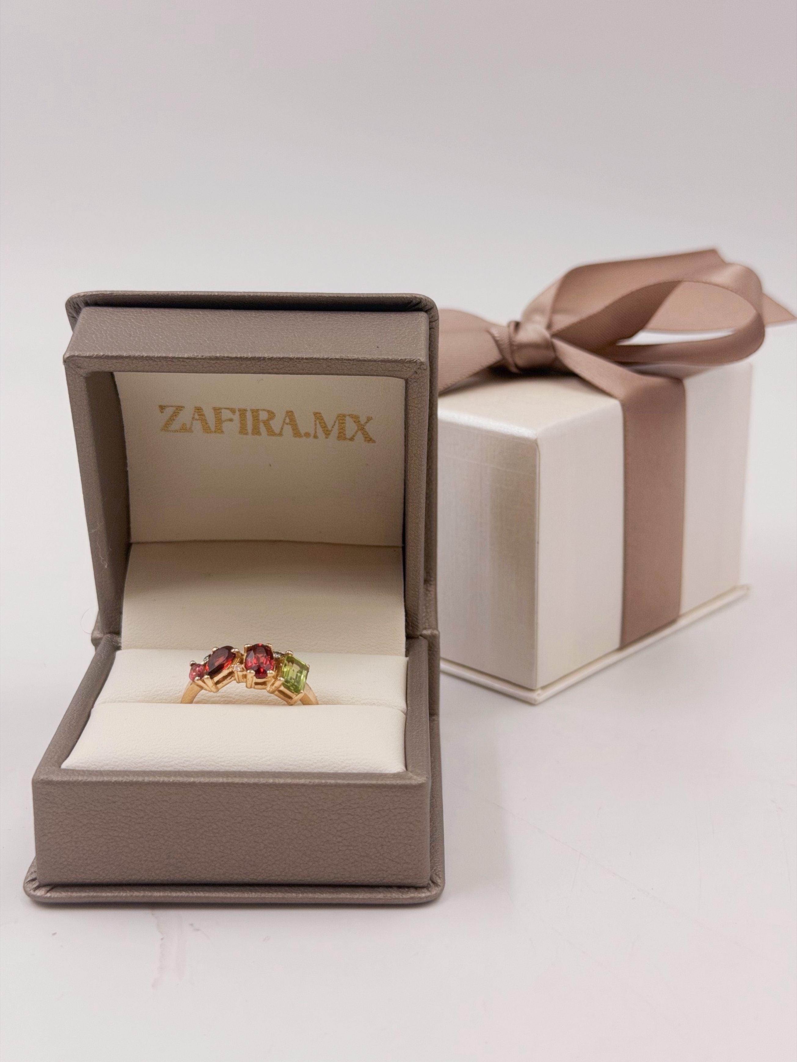 Family Ring 4 piedras Diseño 7 - Anillo Familiar de Oro (10k, 14k, 18k) o Plata 0.925 y Piedras de Nacimiento