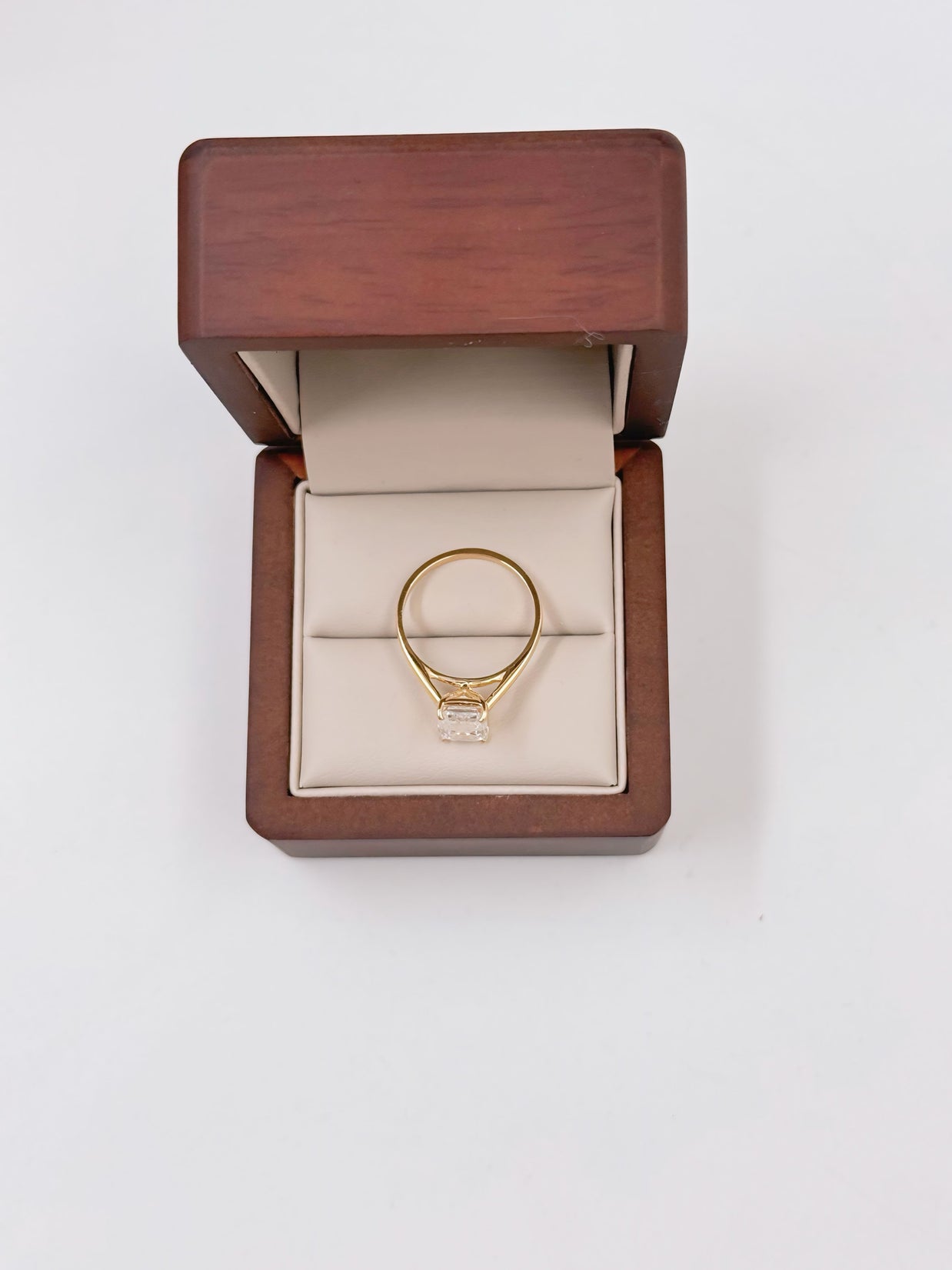 Anillo de Compromiso Umay 3.5ct Corte ESMERALDA Solitario- Anillo de Compromiso en Oro (10k, 14k, 18k) o Plata 0.925 y Diamante Lab-Grown o Moissanita