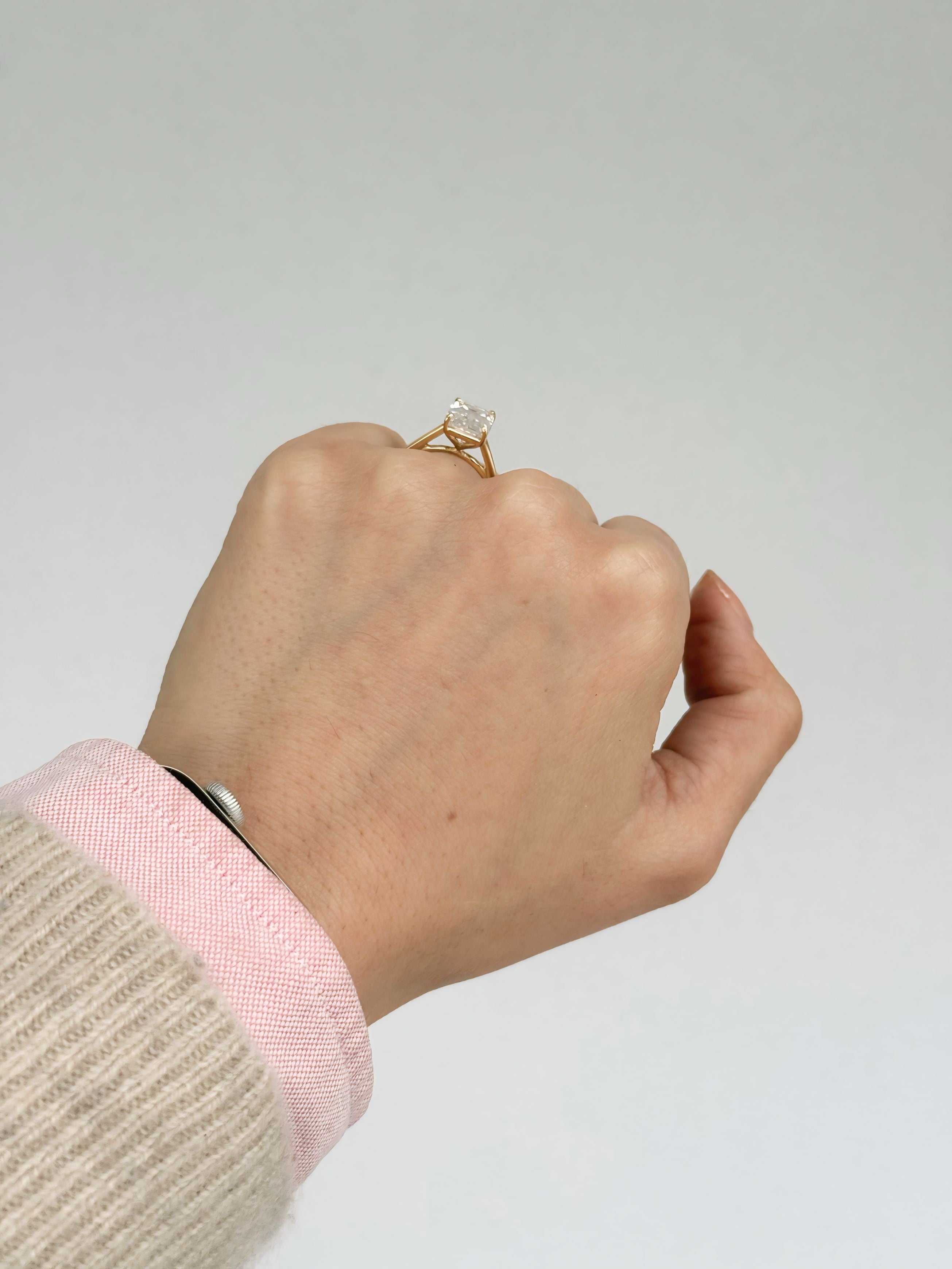 Anillo de Compromiso Umay 3.5ct Corte ESMERALDA Solitario- Anillo de Compromiso en Oro (10k, 14k, 18k) o Plata 0.925 y Diamante Lab-Grown o Moissanita