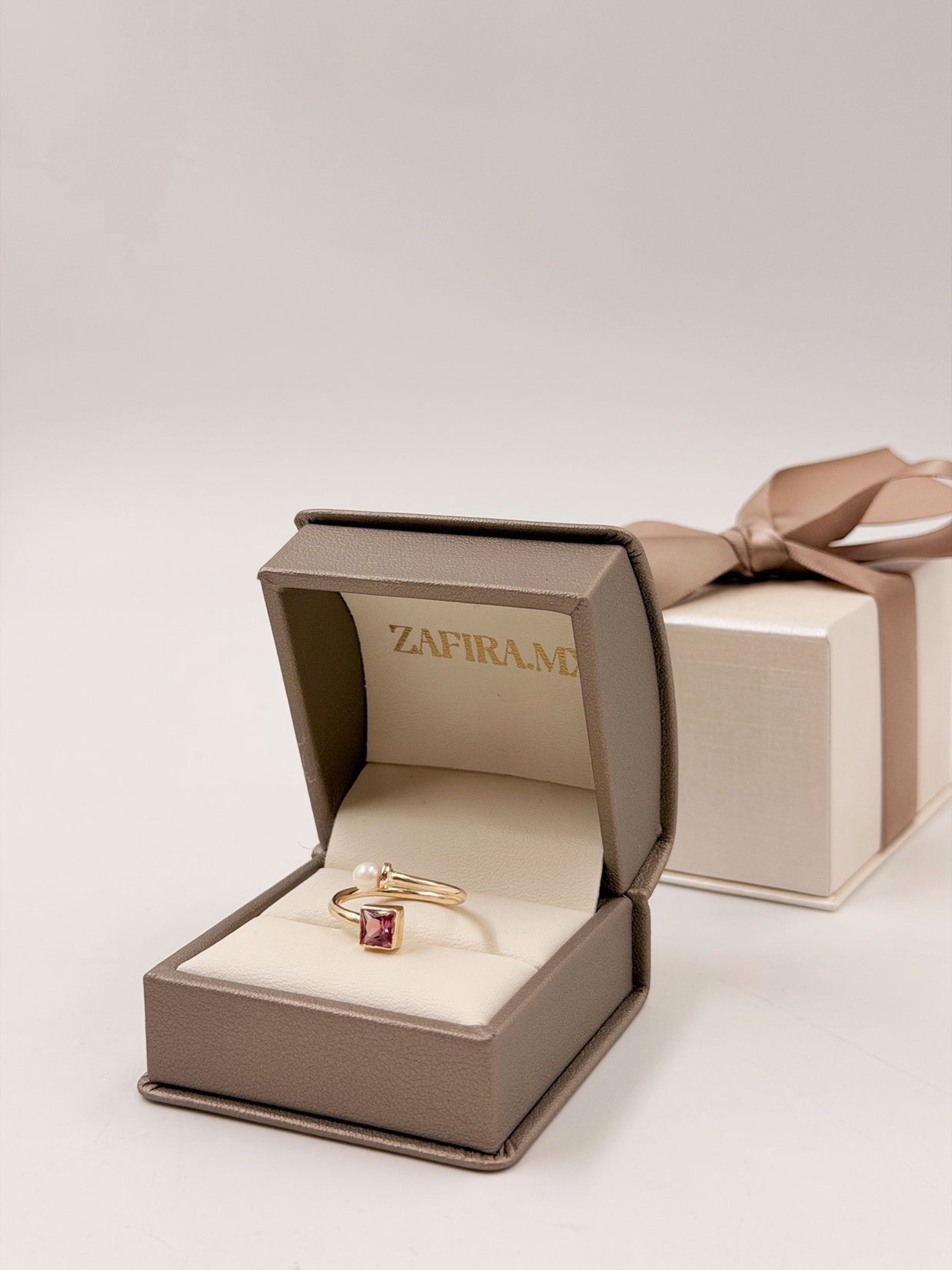 Family Ring 2 piedras Diseño 1 - Anillo Familiar de Oro (10k, 14k, 18k) o Plata 0.925 y Piedras de Nacimiento