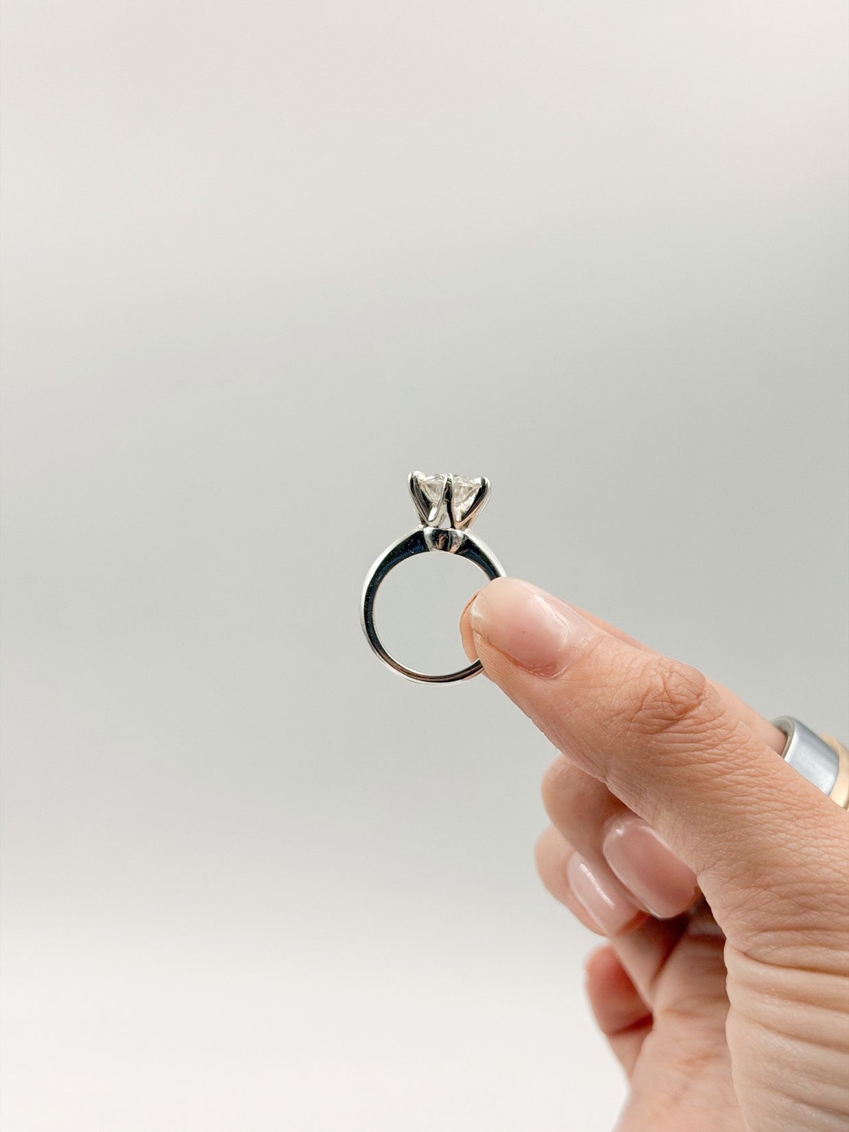 Anillo de Compromiso 2.5ct Corte REDONDO Solitario 6 prongs - Anillo de Compromiso en Oro (10k, 14k, 18k) o Plata y Diamante Lab-Grown o Moissanita