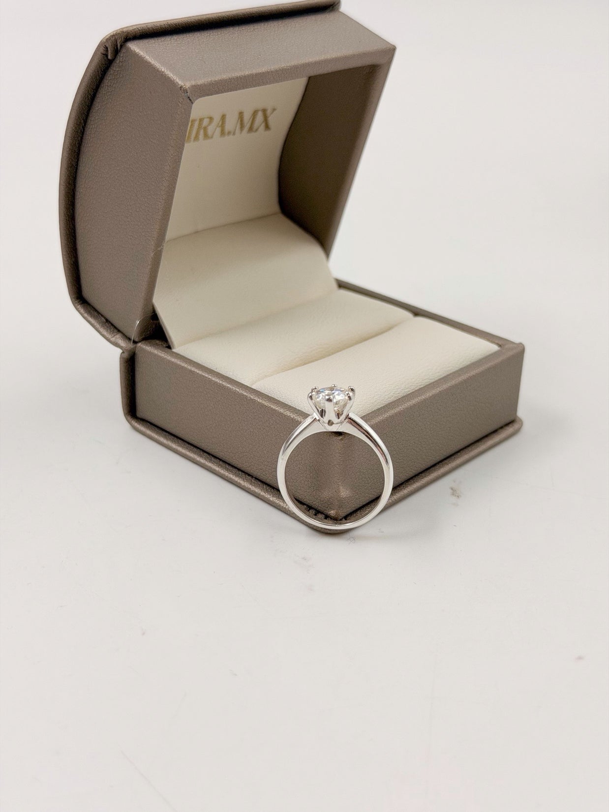 Anillo de Compromiso 1.0ct Corte REDONDO Solitario 6 prongs - Anillo de Compromiso en Oro (10k, 14k, 18k) o Plata y Diamante Lab-Grown o Moissanita