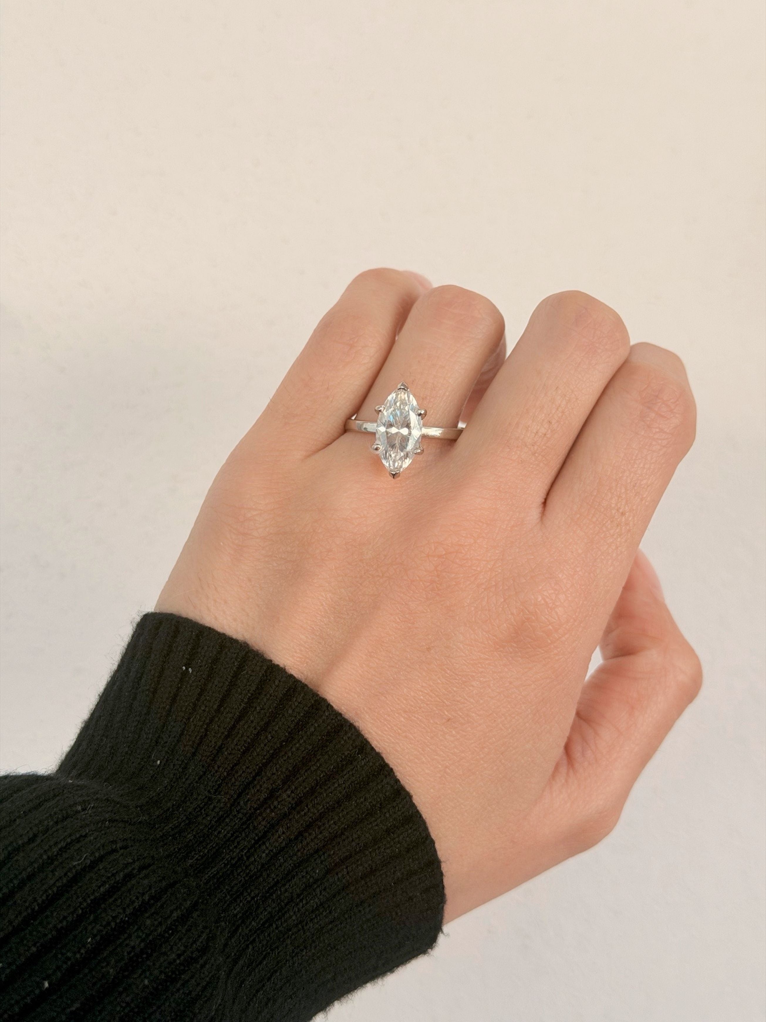 Anillo de Compromiso 2.5ct Corte MARQUISE solitario - Anillo de Compromiso en Oro (10k, 14k, 18k) o Plata 0.925 y Diamante Lab-Grown o Moissanita