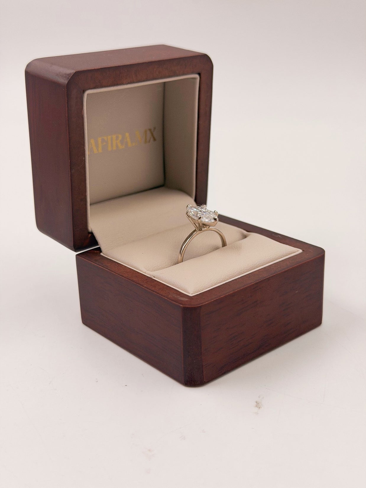 Anillo de Compromiso 2.5ct Corte MARQUISE solitario - Anillo de Compromiso en Oro (10k, 14k, 18k) o Plata 0.925 y Diamante Lab-Grown o Moissanita