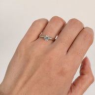 Anillo de Compromiso 0.5ct corte REDONDO solitario 6 Prongs - Anillo de Compromiso en Oro (10k, 14k, 18k) o Plata 0.925 y Diamante Lab-Grown o Moissanita