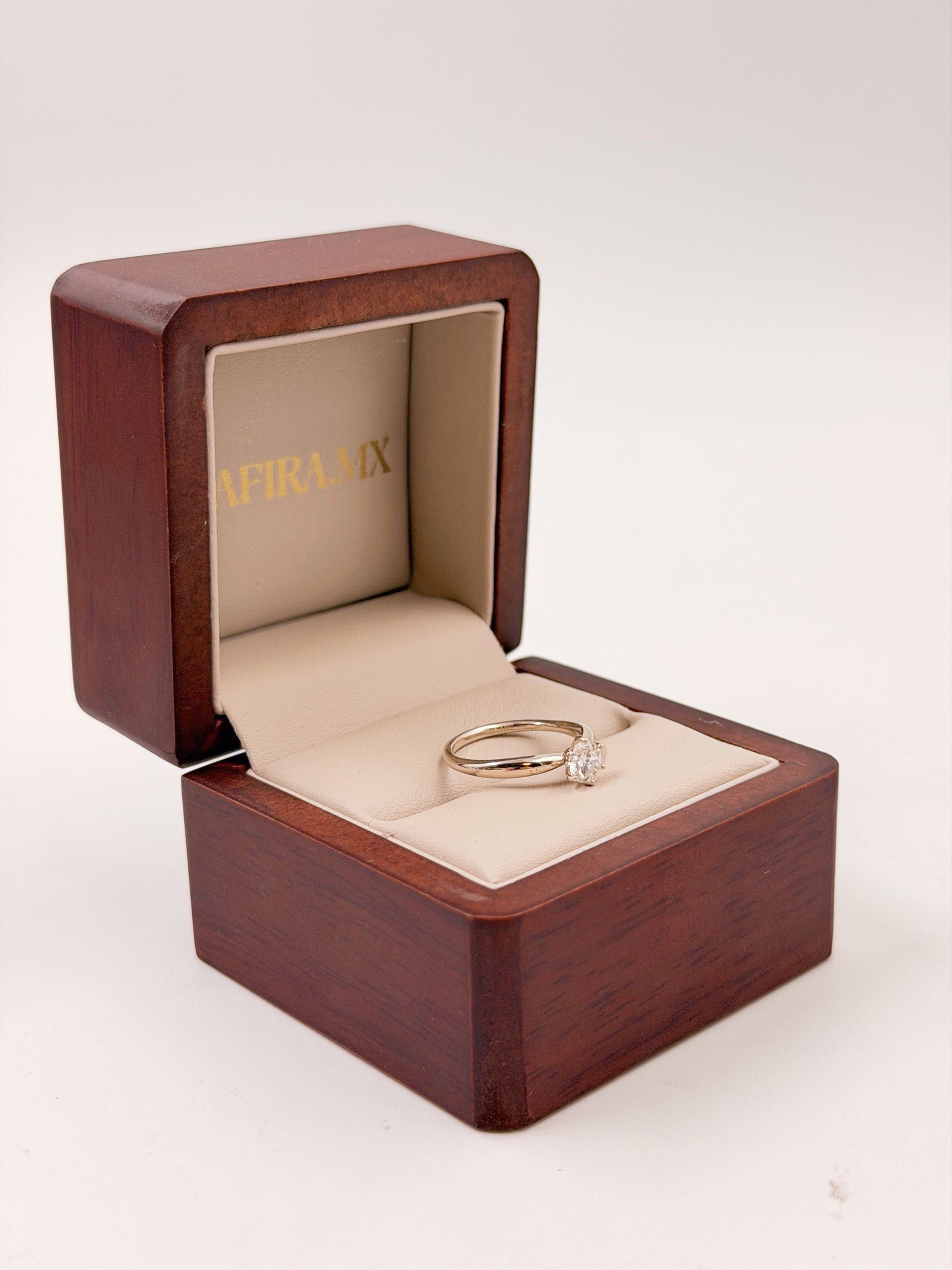 Anillo de Compromiso 0.5ct corte REDONDO solitario 6 Prongs - Anillo de Compromiso en Oro (10k, 14k, 18k) o Plata 0.925 y Diamante Lab-Grown o Moissanita