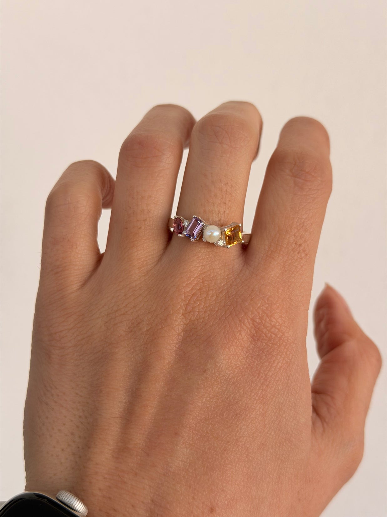 Family Ring 4 piedras Diseño 9 - Anillo Familiar de Oro (10k, 14k, 18k) o Plata 0.925