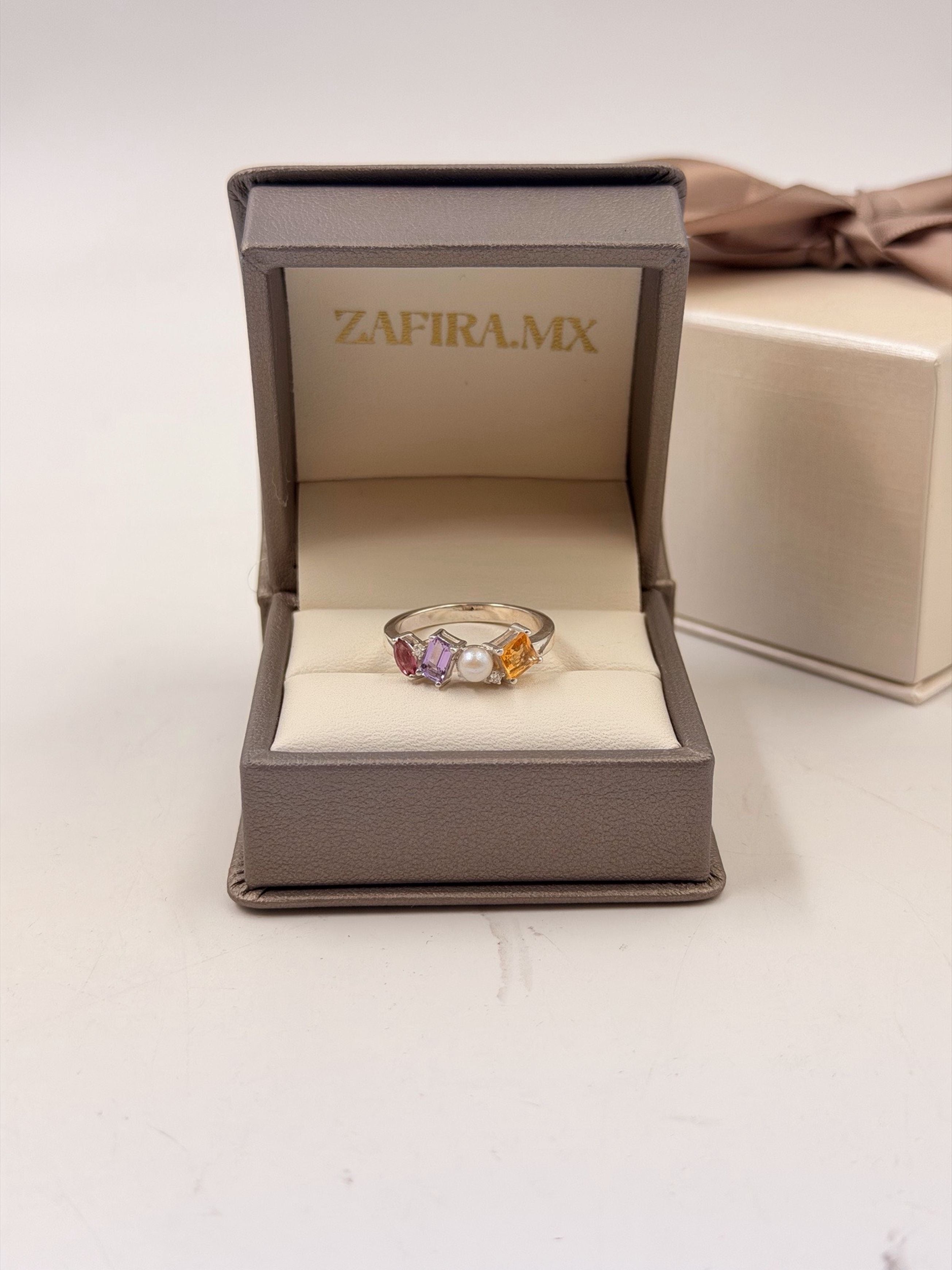 Family Ring 4 piedras Diseño 9 - Anillo Familiar de Oro (10k, 14k, 18k) o Plata 0.925