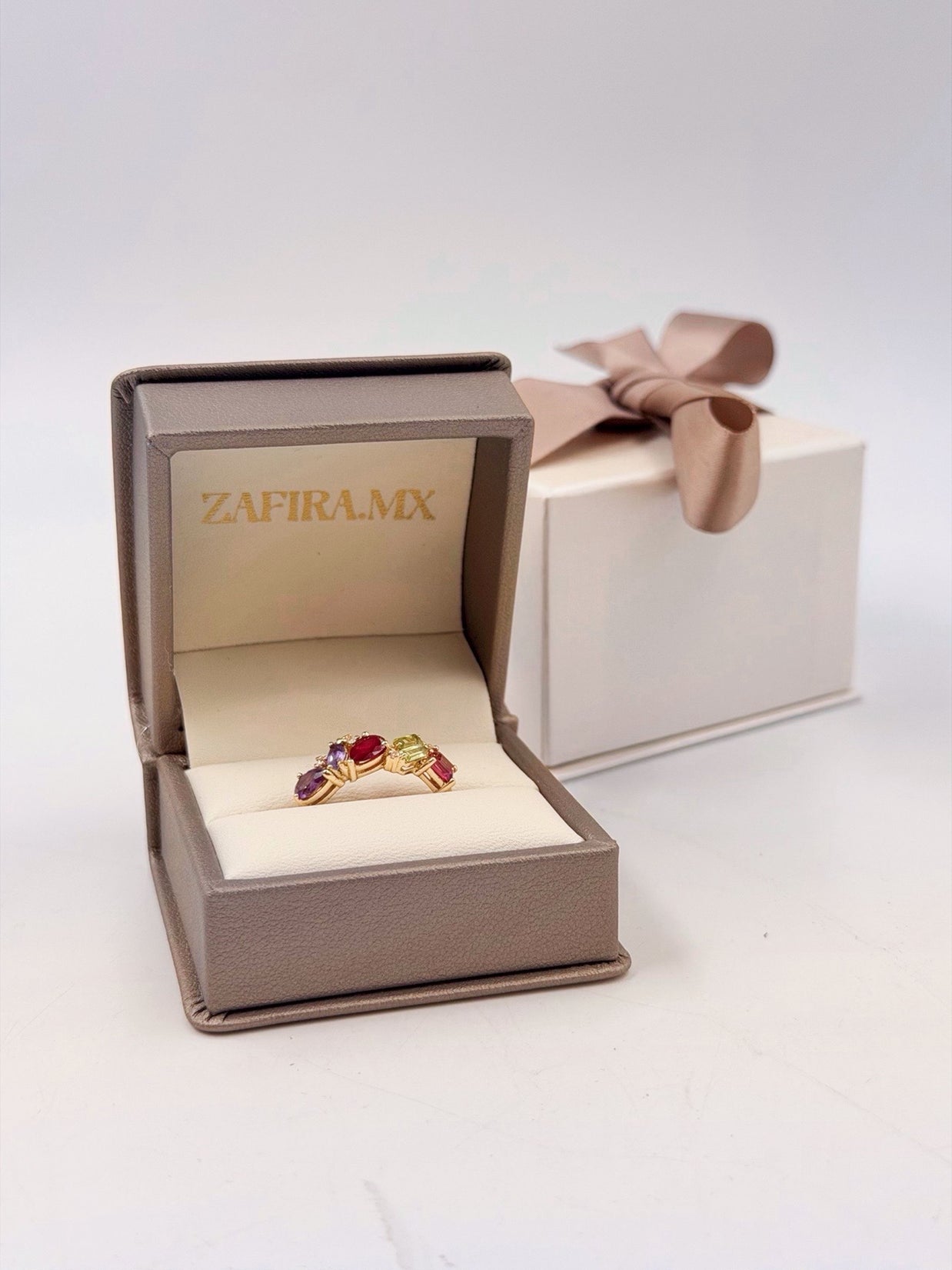 Family Ring 6 piedras Diseño 1 - Anillo Familiar de Oro (10k, 14k, 18k) y Piedras de Nacimiento