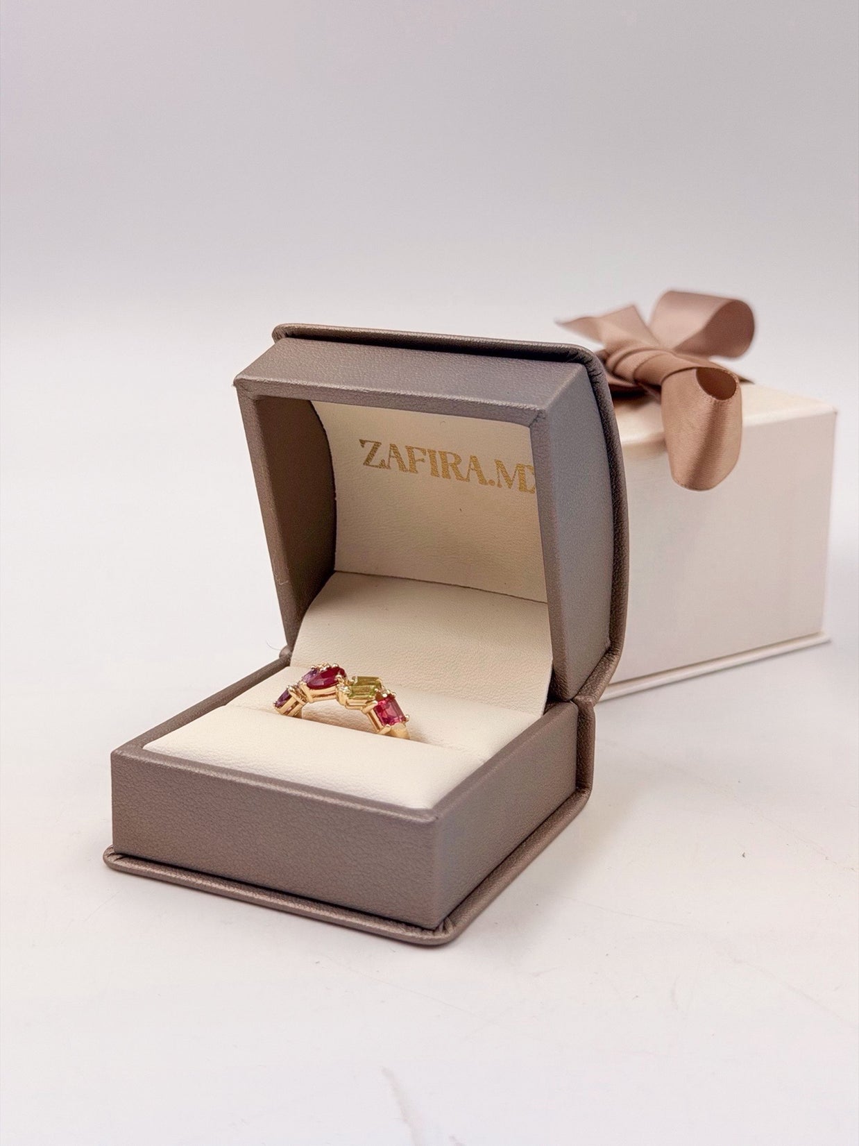 Family Ring 6 piedras Diseño 1 - Anillo Familiar de Oro (10k, 14k, 18k) y Piedras de Nacimiento