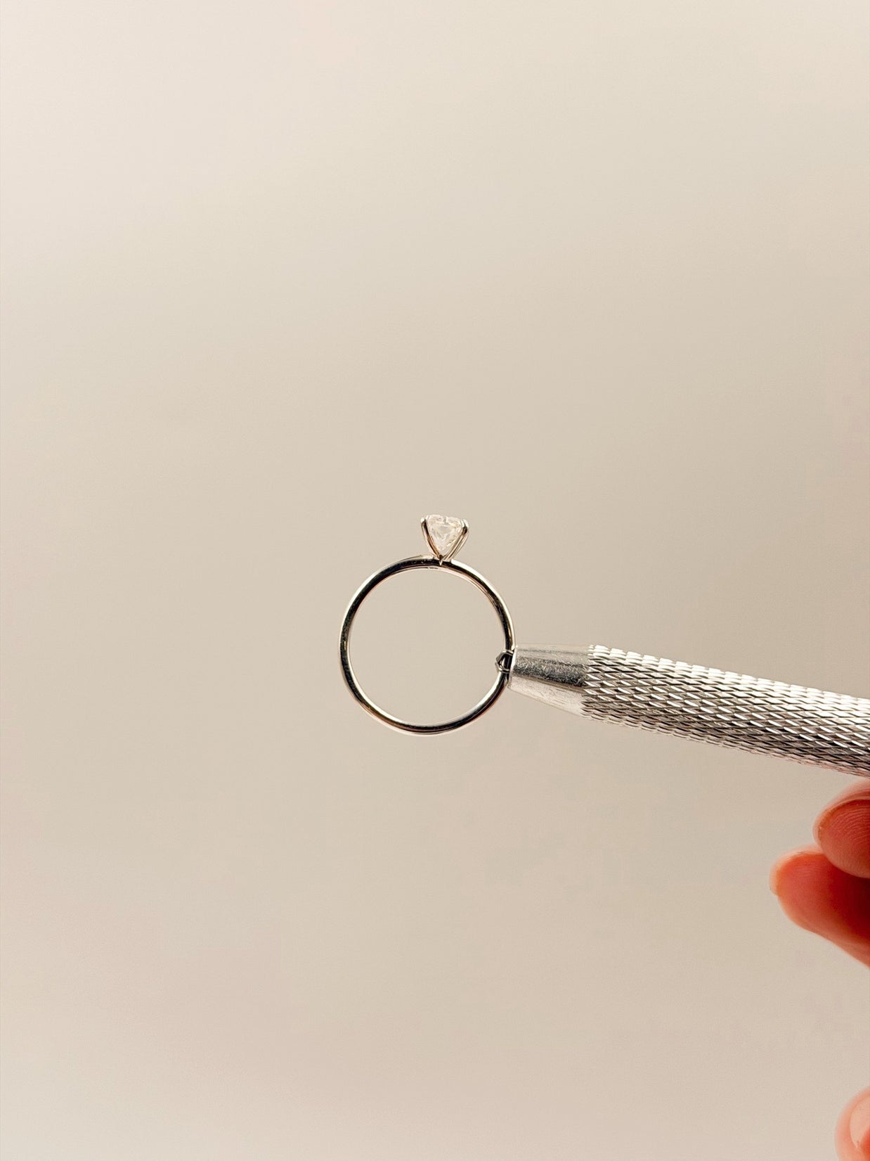 Anillo de Compromiso 1.0ct Corte ESMERALDA solitario- Anillo de Compromiso en Oro (10k, 14k, 18k) o Plata 0.925 y Diamante Lab-Grown o Moissanita