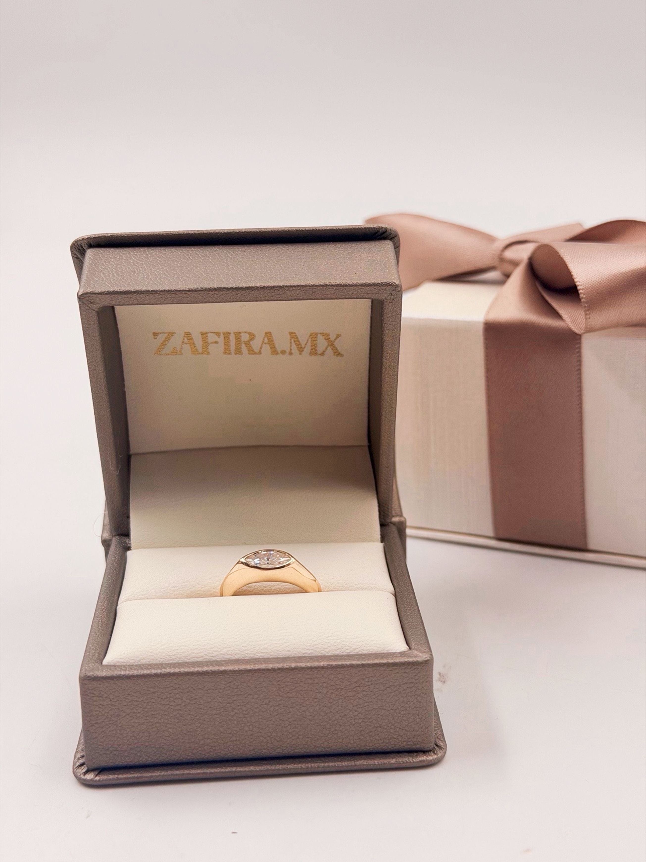 Pinky ring Marquise 0.5ct - Joyería Fina en Oro Sólido (10k, 14k, 18k)