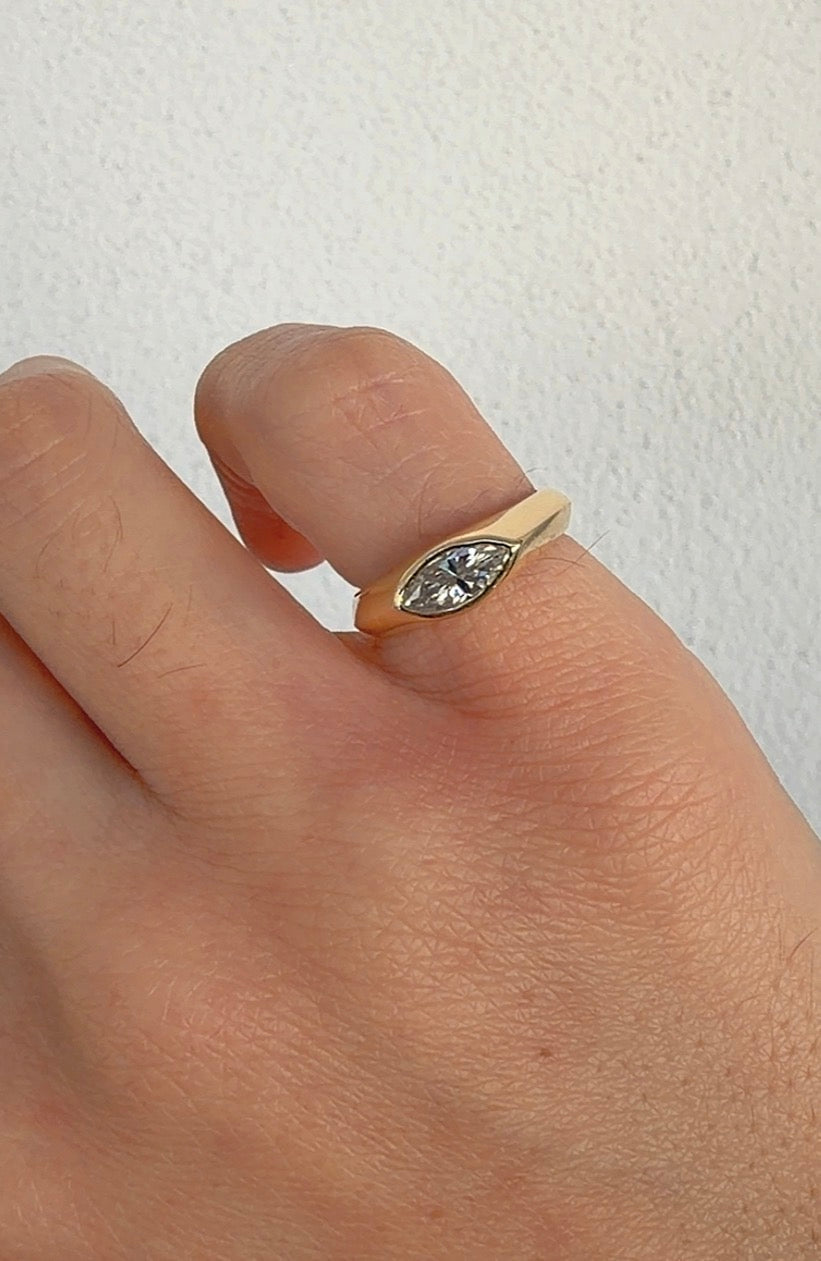 Pinky ring Marquise 0.5ct - Joyería Fina en Oro Sólido (10k, 14k, 18k)