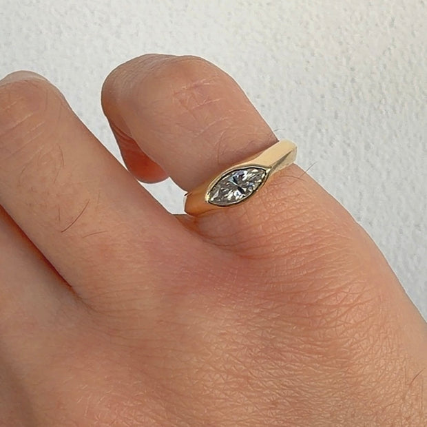 Pinky ring Marquise 0.5ct - Joyería Fina en Oro Sólido (10k, 14k, 18k)