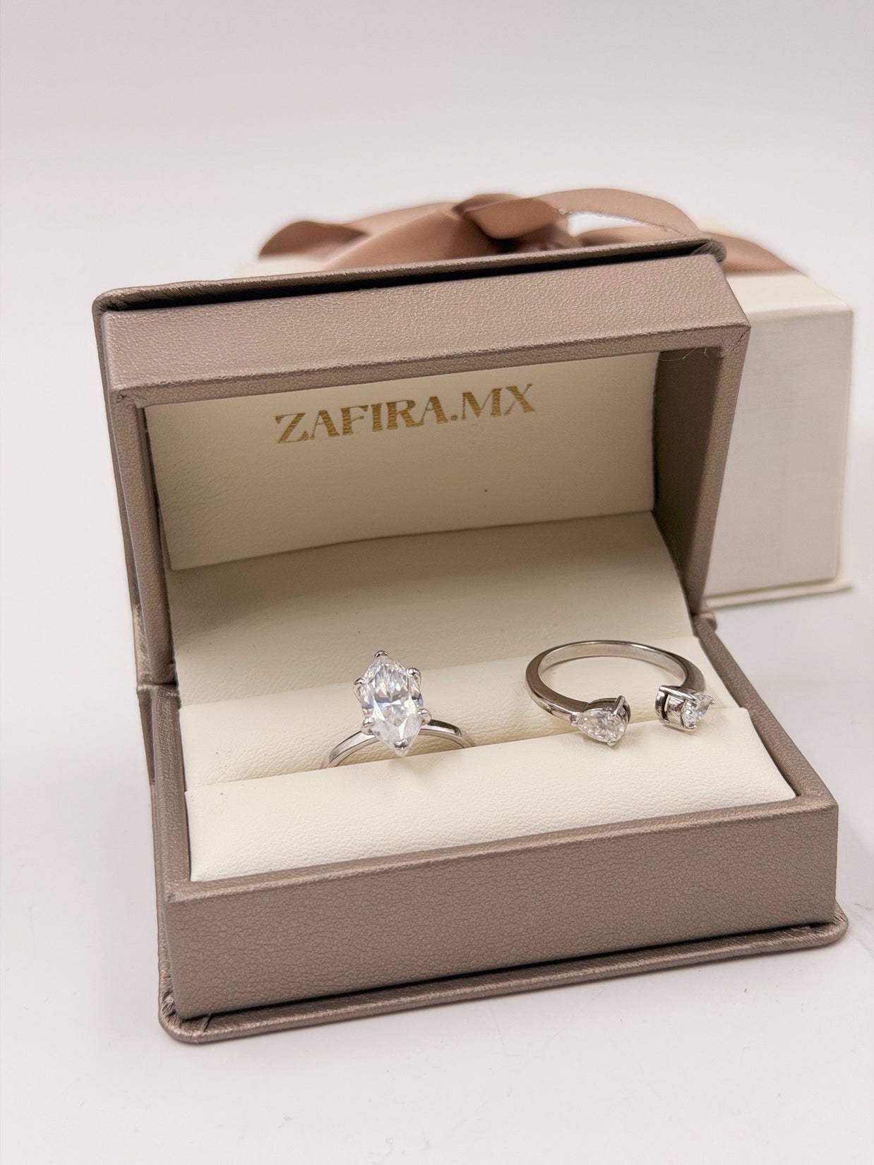 Bridal Set Fer: Anillo Marquise (2.0 ct) + anillo abierto de Peras (0.5 ct) - Anillo de Compromiso set en Oro (10k, 14k, 18k) y Diamante Lab-Grown o Moissanita