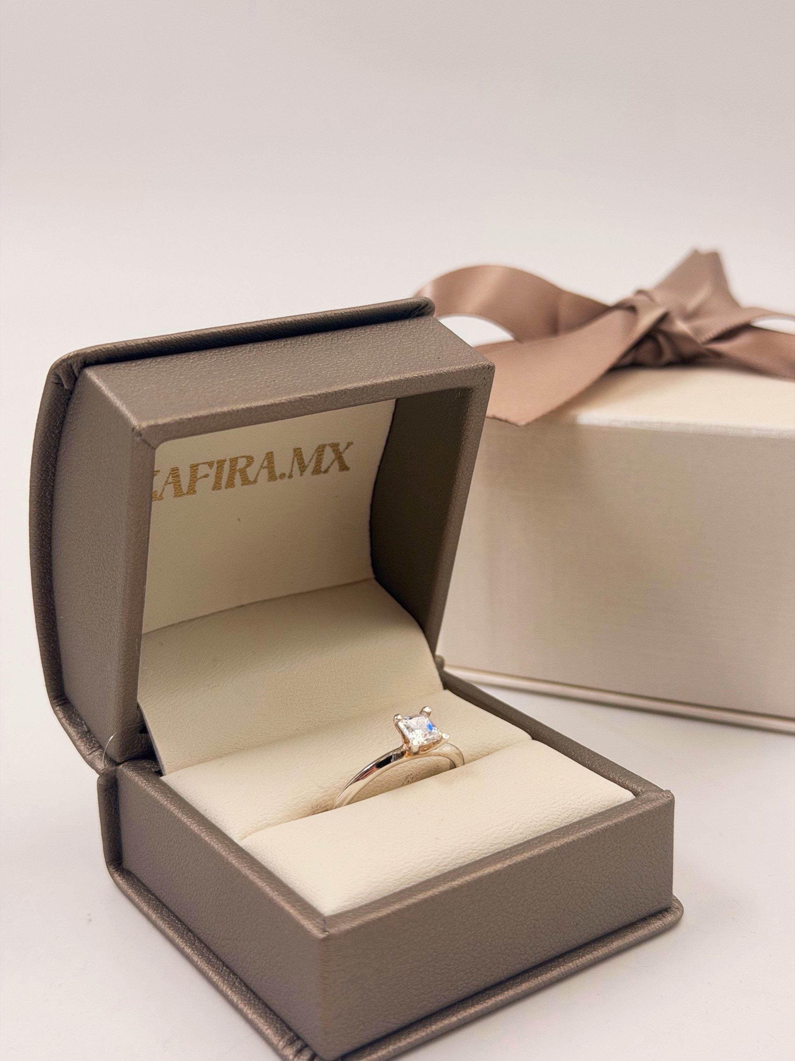 Anillo de Compromiso Catedral 0.5ct PRINCESA solitario - Anillo de Compromiso en Oro (10k, 14k, 18k) o Plata 0.925 y Diamante Lab-Grown o Moissanita