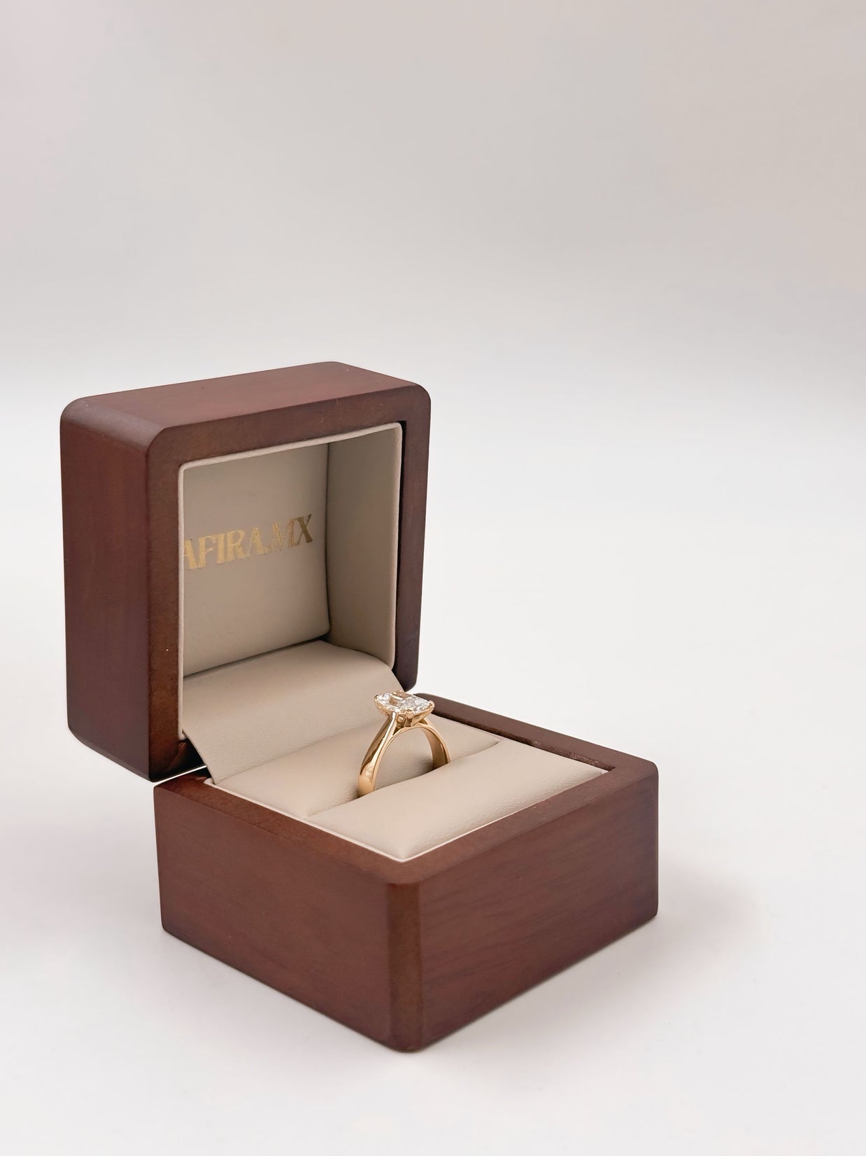 Anillo de Compromiso 1.5ct Corte RADIANTE Solitario- Anillo de Compromiso en Oro (10k, 14k, 18k) o Plata 0.925 y Diamante Lab-Grown o Moissanita