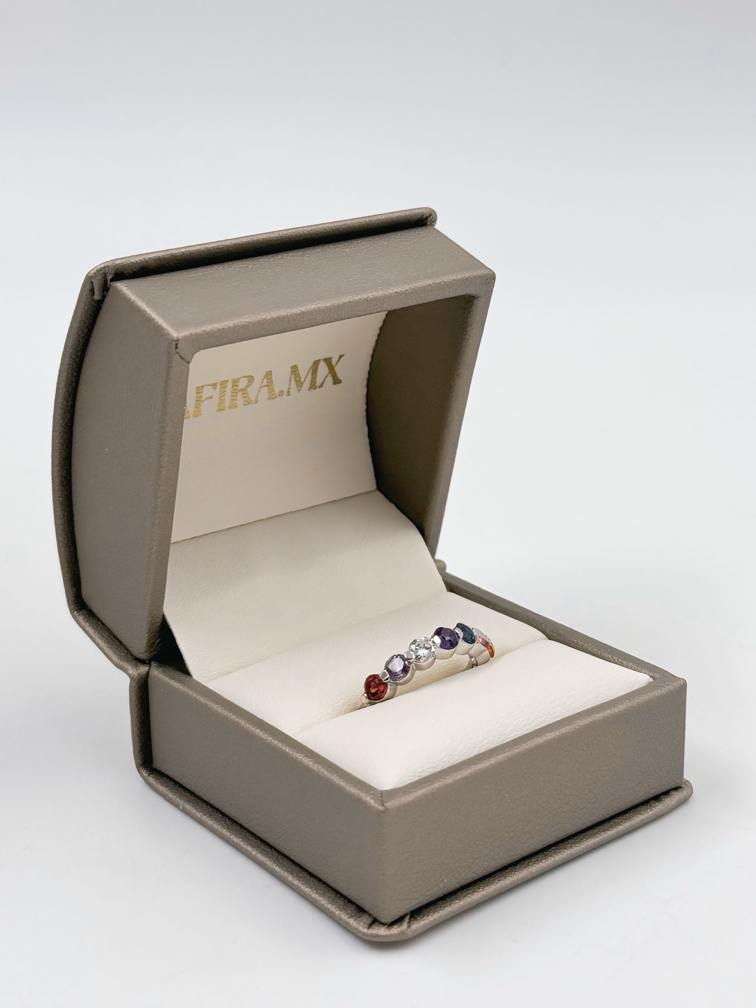 Anillo familiar simétrico - Anillo Familiar de Oro (10k, 14k, 18k) y Piedras de Nacimiento