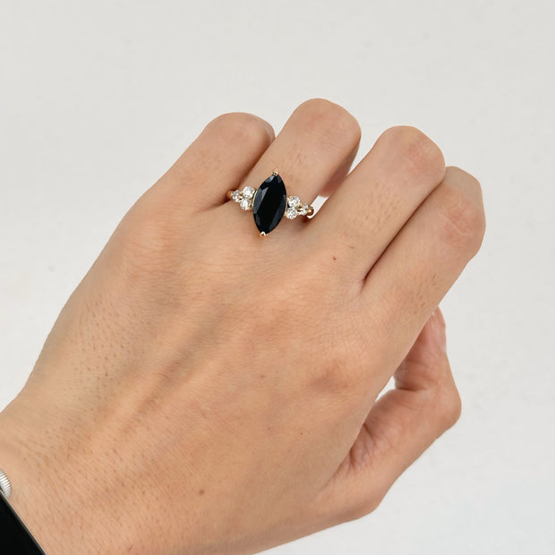 Anillo de Compromiso 2.40ct Zafiro Marquise con diamantes laterales- Anillo de Compromiso en Oro (10k, 14k, 18k)  y Diamante Lab-Grown