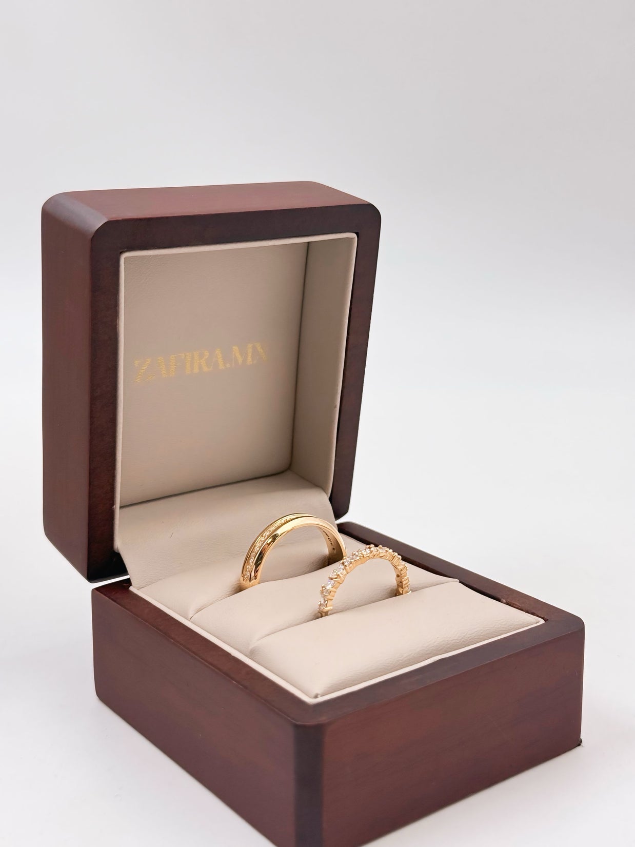 Argolla Nuria con Diamantes Lab-Grown - Oro Sólido (10k, 14k, 18k)