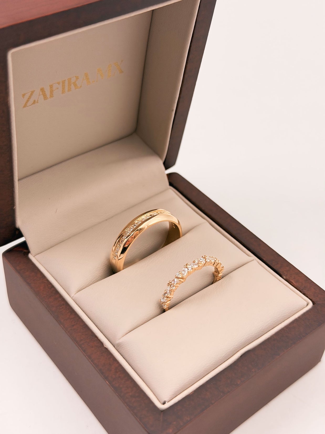 Argolla Nuria con Diamantes Lab-Grown - Oro Sólido (10k, 14k, 18k)