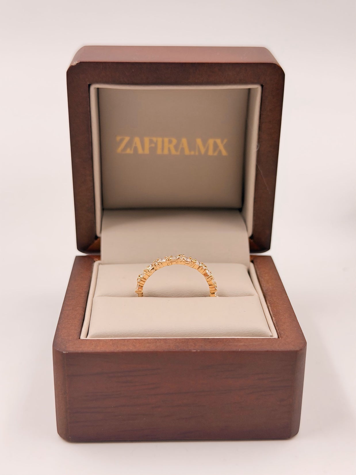 Argolla Nuria con Diamantes Lab-Grown - Oro Sólido (10k, 14k, 18k)