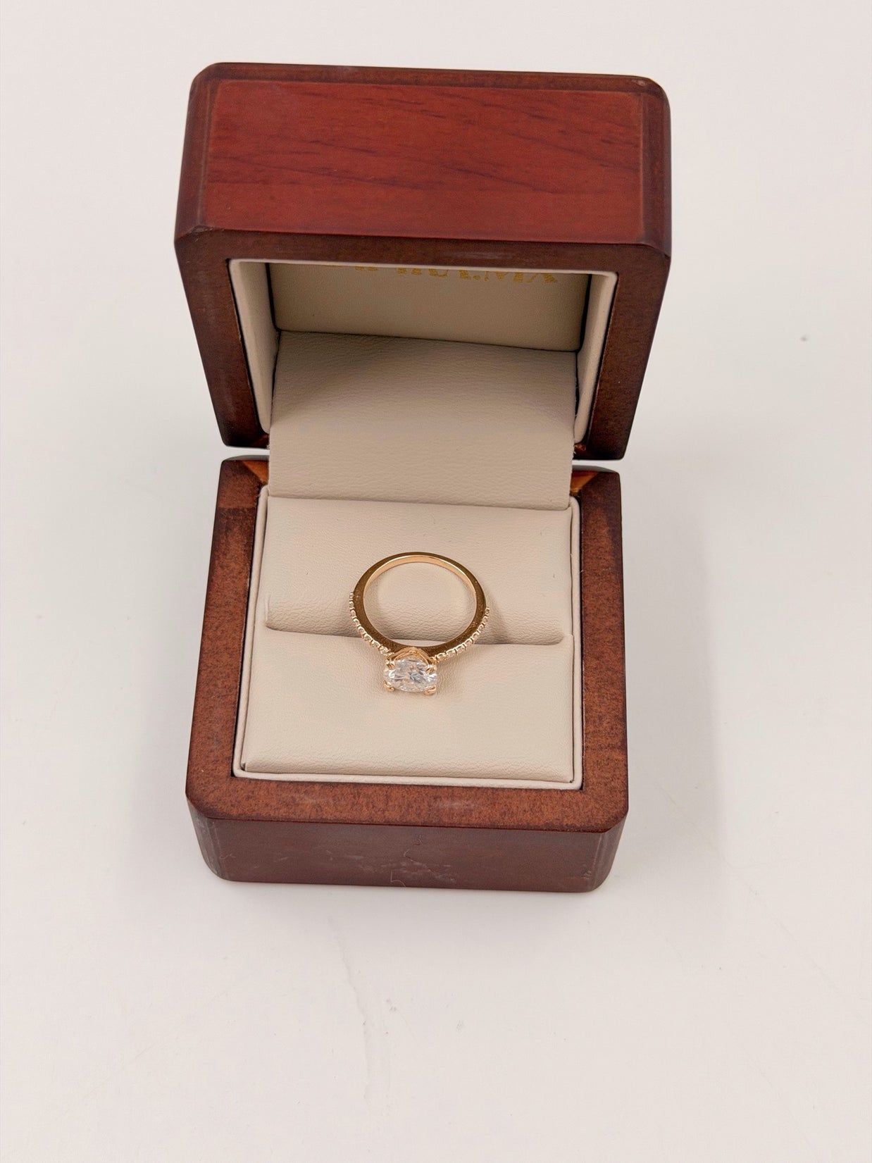 Anillo de Compromiso 1.5ct Corte REDONDO media churumbela- Anillo de Compromiso en Oro (10k, 14k, 18k) o Plata 0.925 y Diamante Lab-Grown o Moissanita