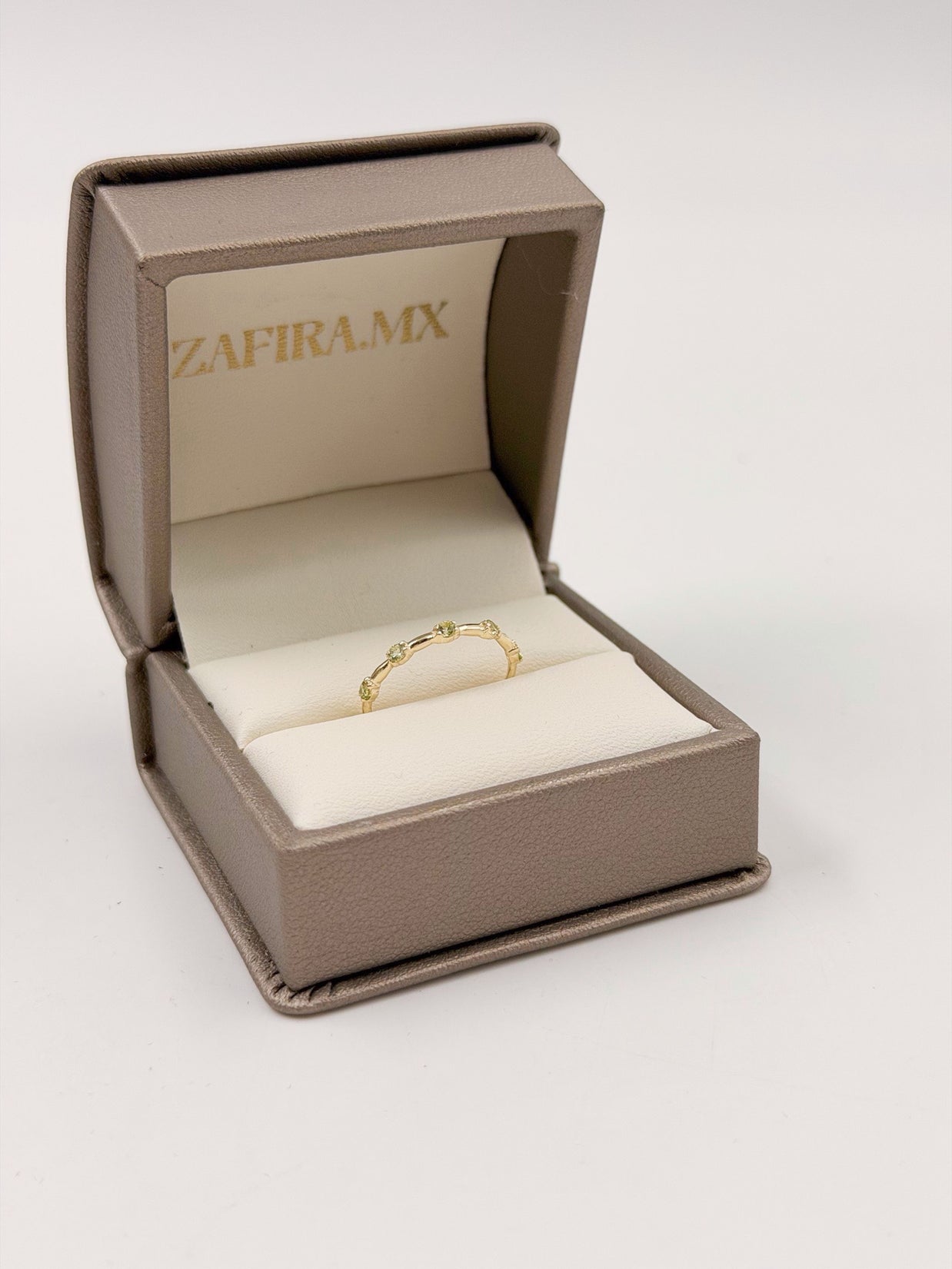 Family Ring Peridoto - Anillo Familiar de Oro (10k, 14k, 18k) y Piedras de Nacimiento