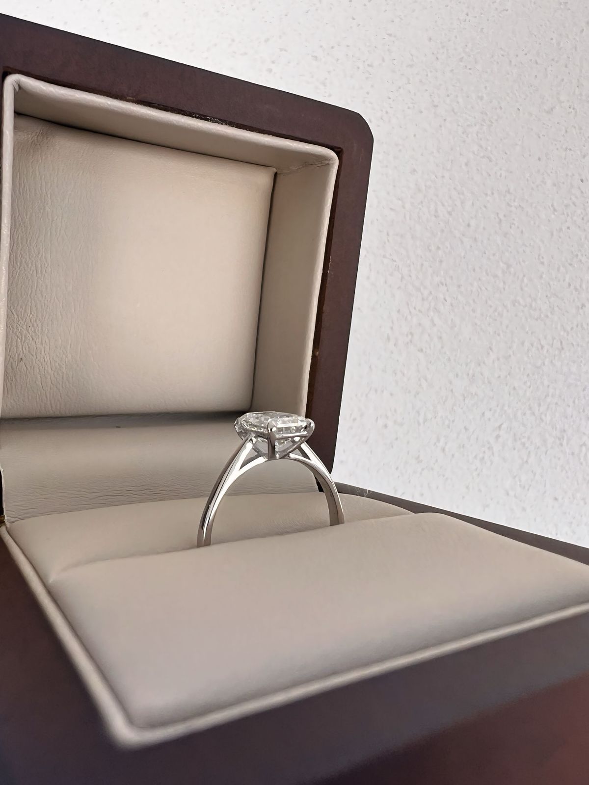 Anillo de Compromiso Aurora 1.0ct Corte ESMERALDA solitario - Anillo de Compromiso en Oro (10k, 14k, 18k) o plata 0.925 y Diamante Lab-Grown o Moissanita