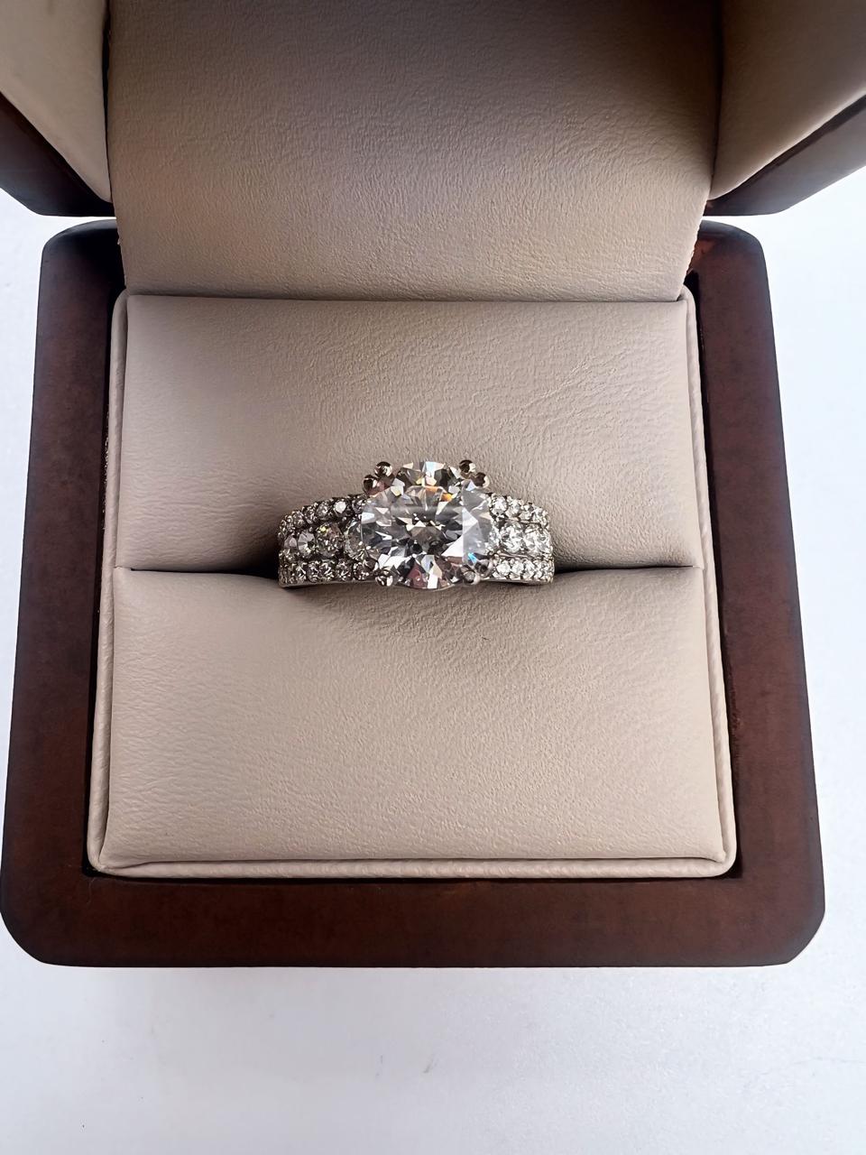 Anillo de Compromiso 1.5 ct Corte REDONDO con triple banda diamante labgrown. - Anillo de Compromiso en Oro (10k, 14k, 18k) y Diamante Lab-Grown