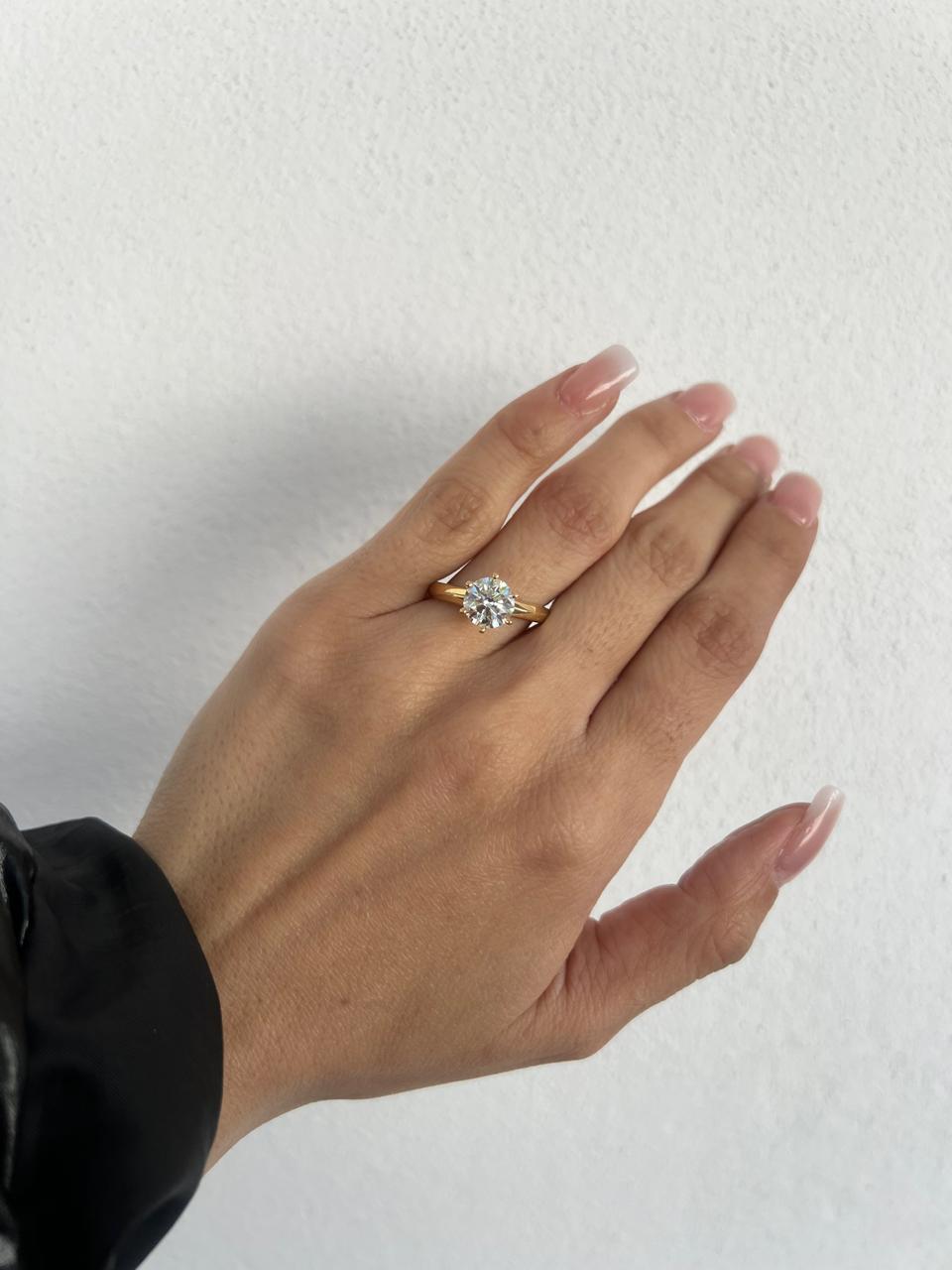 Anillo de Compromiso Clásico 1.0ct Corte REDONDO solitario- Anillo de Compromiso en Oro (10k, 14k, 18k) o plata 0.925 y Diamante Lab-Grown o Moissanita