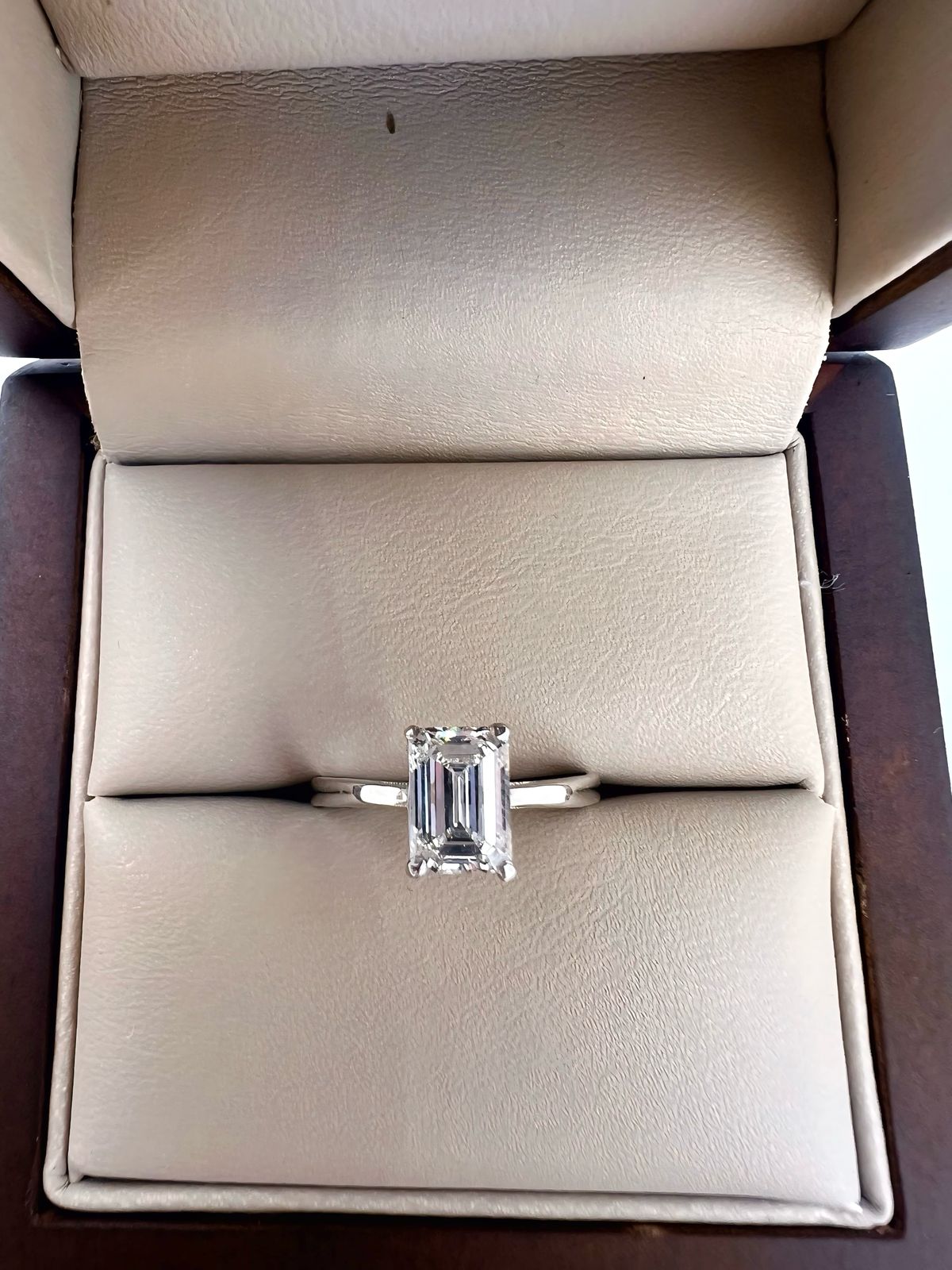 Anillo de Compromiso Aurora 1.0ct Corte ESMERALDA solitario - Anillo de Compromiso en Oro (10k, 14k, 18k) o plata 0.925 y Diamante Lab-Grown o Moissanita