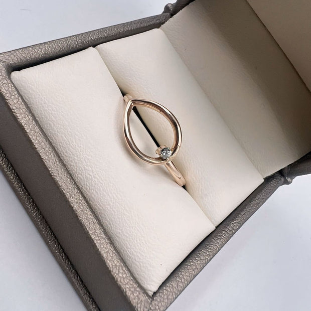 Anillo Olivia con Diamante - Joyería Fina en Oro Sólido (10k, 14k, 18k)