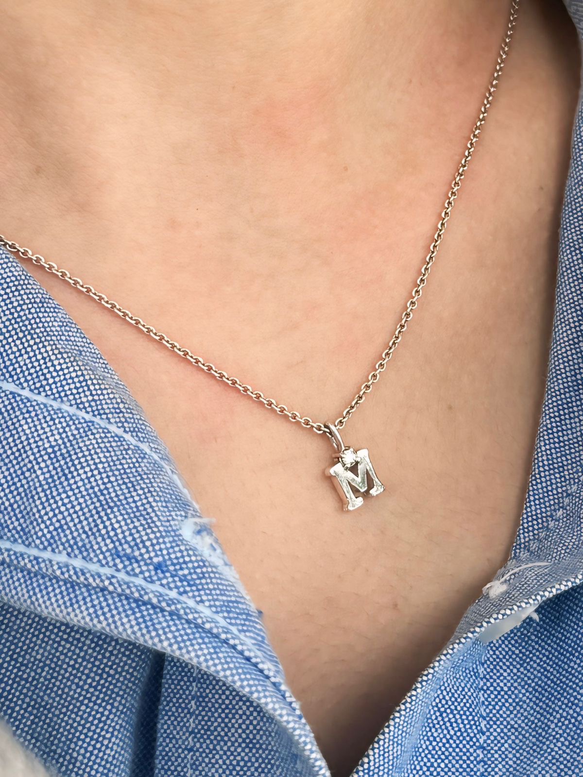 Collar Una Inicial Con Piedra