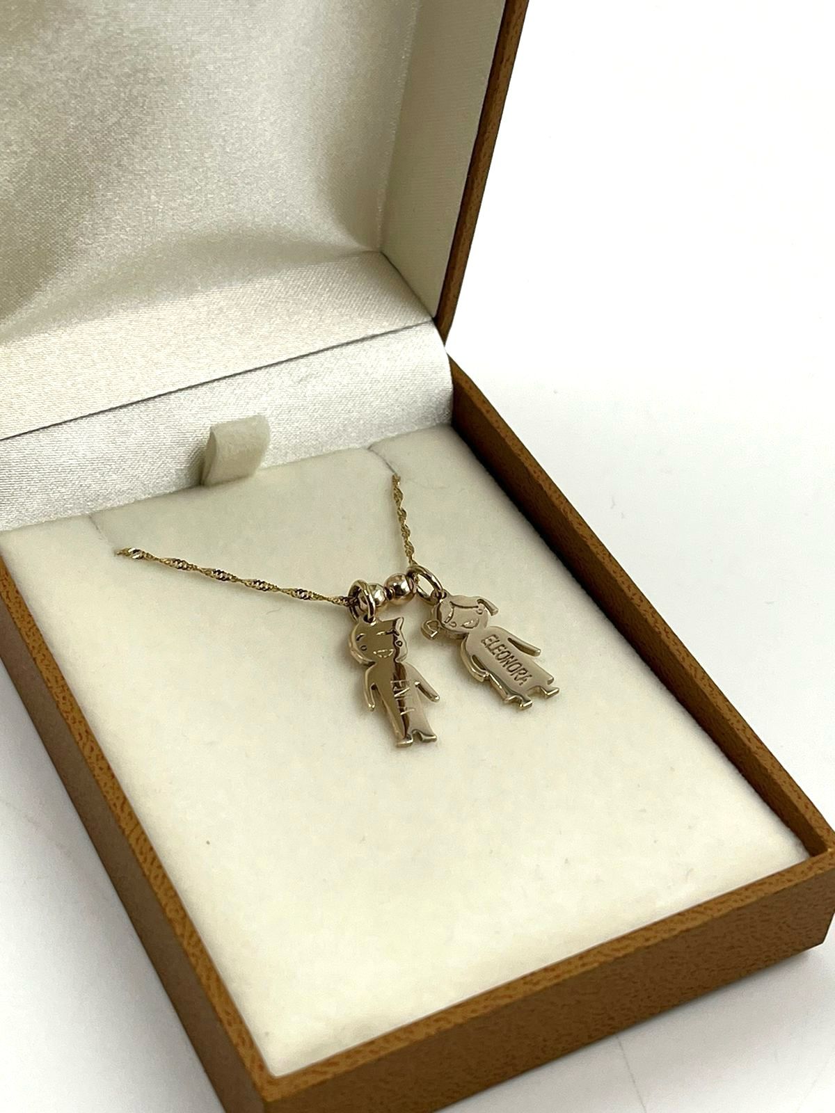 Dije Niños - Joyería Personalizada en Oro (10k, 14k, 18k) o Plata