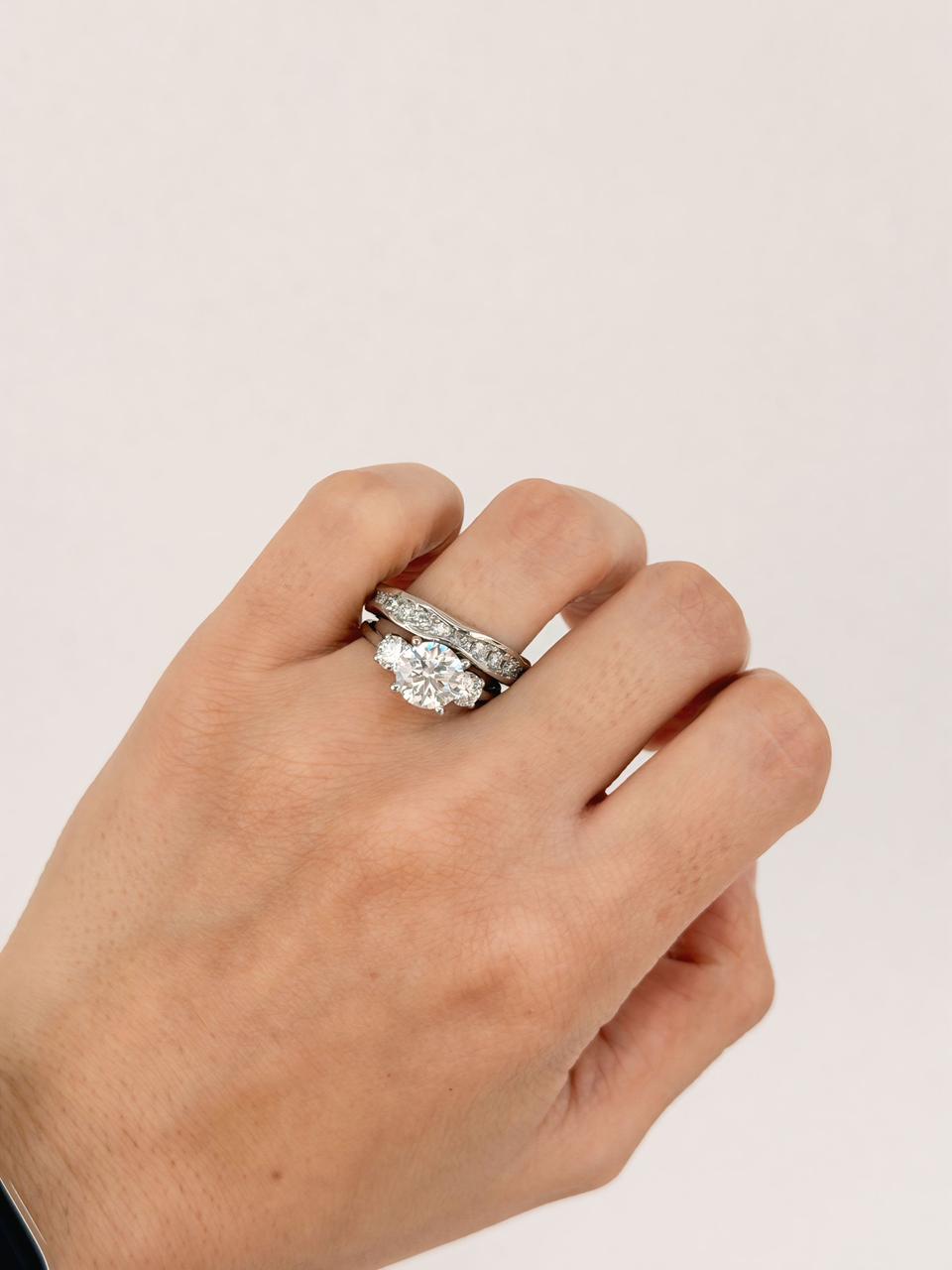 Anillos de boda Anilu con incrustaciones Moissanita - Oro (10k, 14k, 18k)