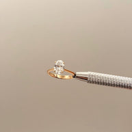 Anillo de Compromiso 1.5ct Oval Solitario brazo estilizado