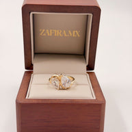 Anillo de Compromiso Toi et Moi 2.5ct Pera en Oro (10k, 14k, 18k) o Plata 0.925 y Diamante Lab-Grown o Moissanita