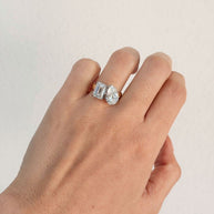 Anillo de Compromiso Toi et Moi 4.0ct Pera y Esmeralda (10k, 14k, 18k) o Plata 0.925 y Diamante Lab-Grown o Moissanita